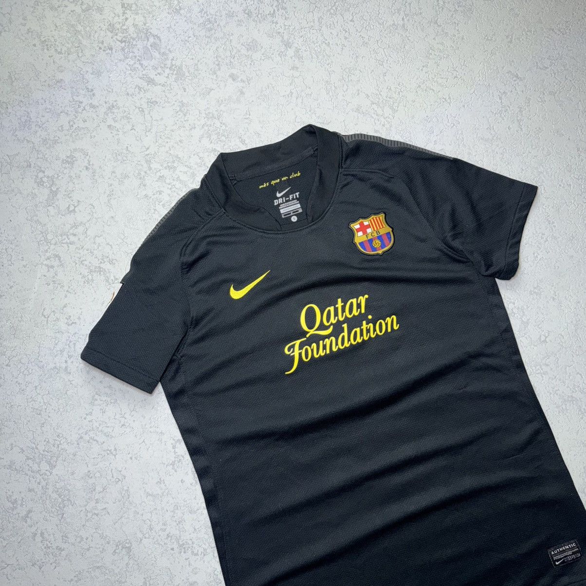 Nike Nike FC Barcelona 2011 Away Jersey MESSI #10 Size US S / EU 44-46 / 1 - 3 Thumbnail