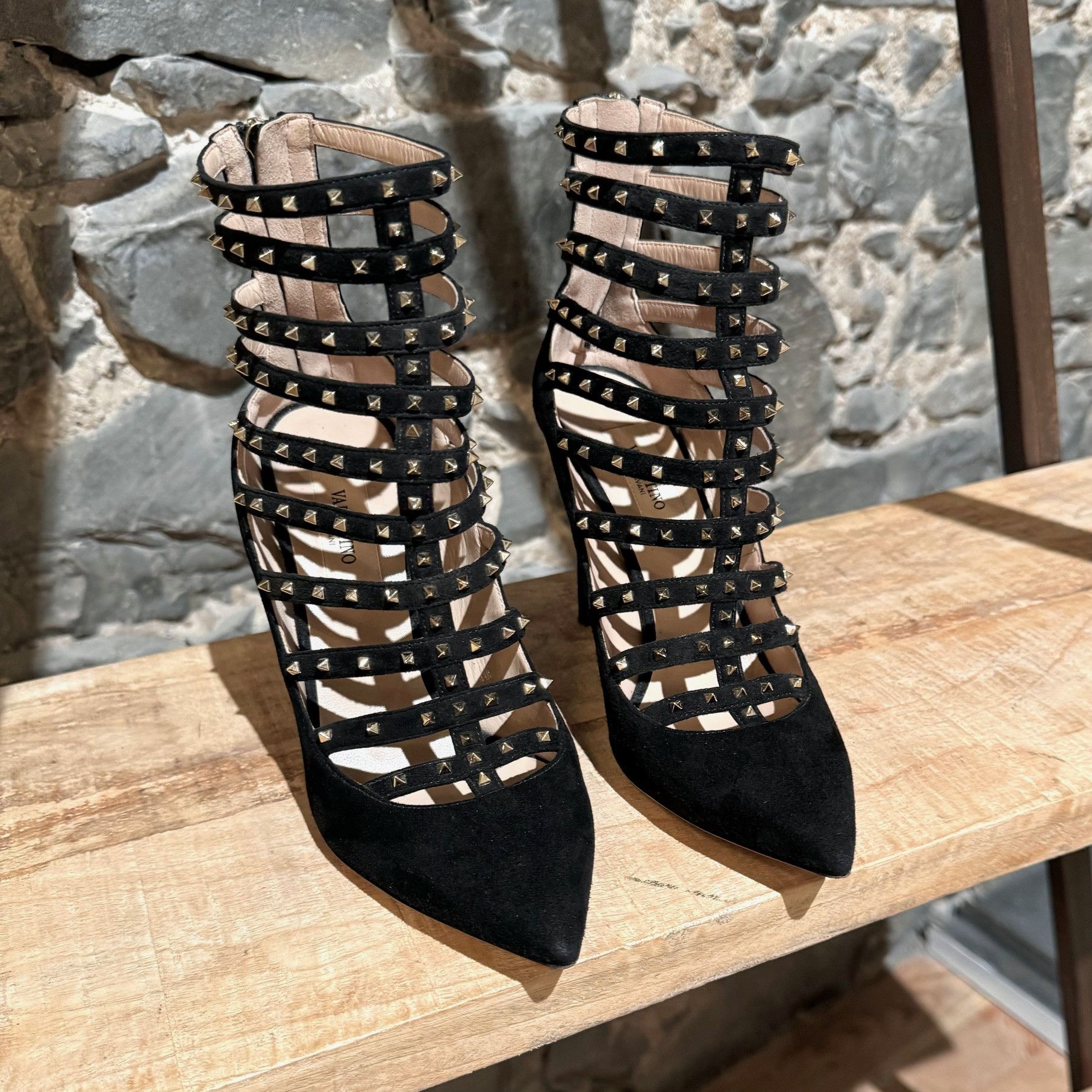 Valentino Valentino Black Suede Lovestud 105 Caged Pumps Size US 7.5 / IT 37.5 - 4 Thumbnail