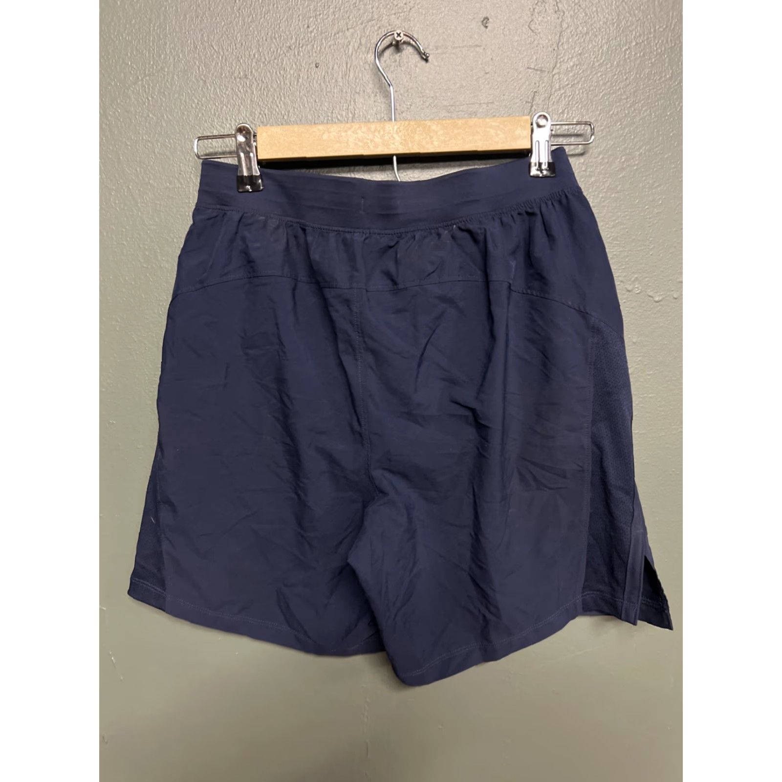 Under Armour Under Armour Men's Run 7" Shorts Blue Small Athletic Reflective Regular Inseam 7" Training Activewear Short Size US 29 - 3 Thumbnail