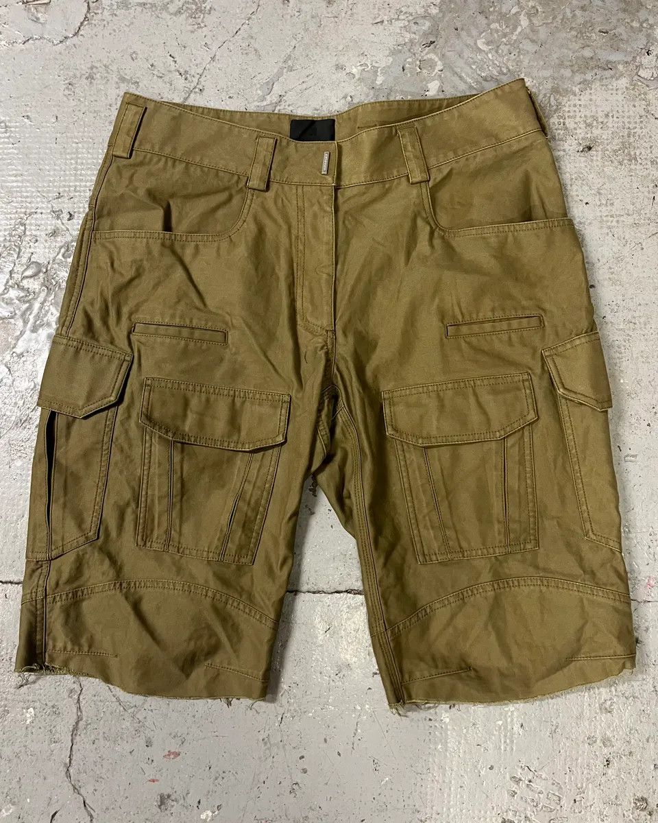Givenchy × Vintage SS2023 Givenchy Olive Cargo Bermuda Shorts Size US 34 / EU 50 - 1 Thumbnail