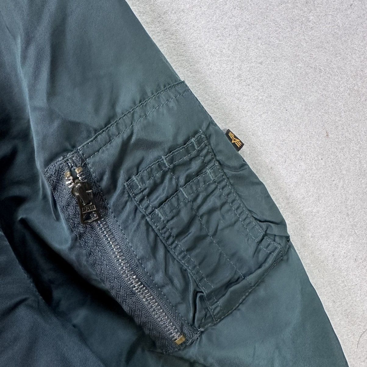 Alpha Industries Alpha Industries MA-1 Bomber Jacket Military Flight Jacket Size US XXL / EU 58 / 5 - 4 Thumbnail