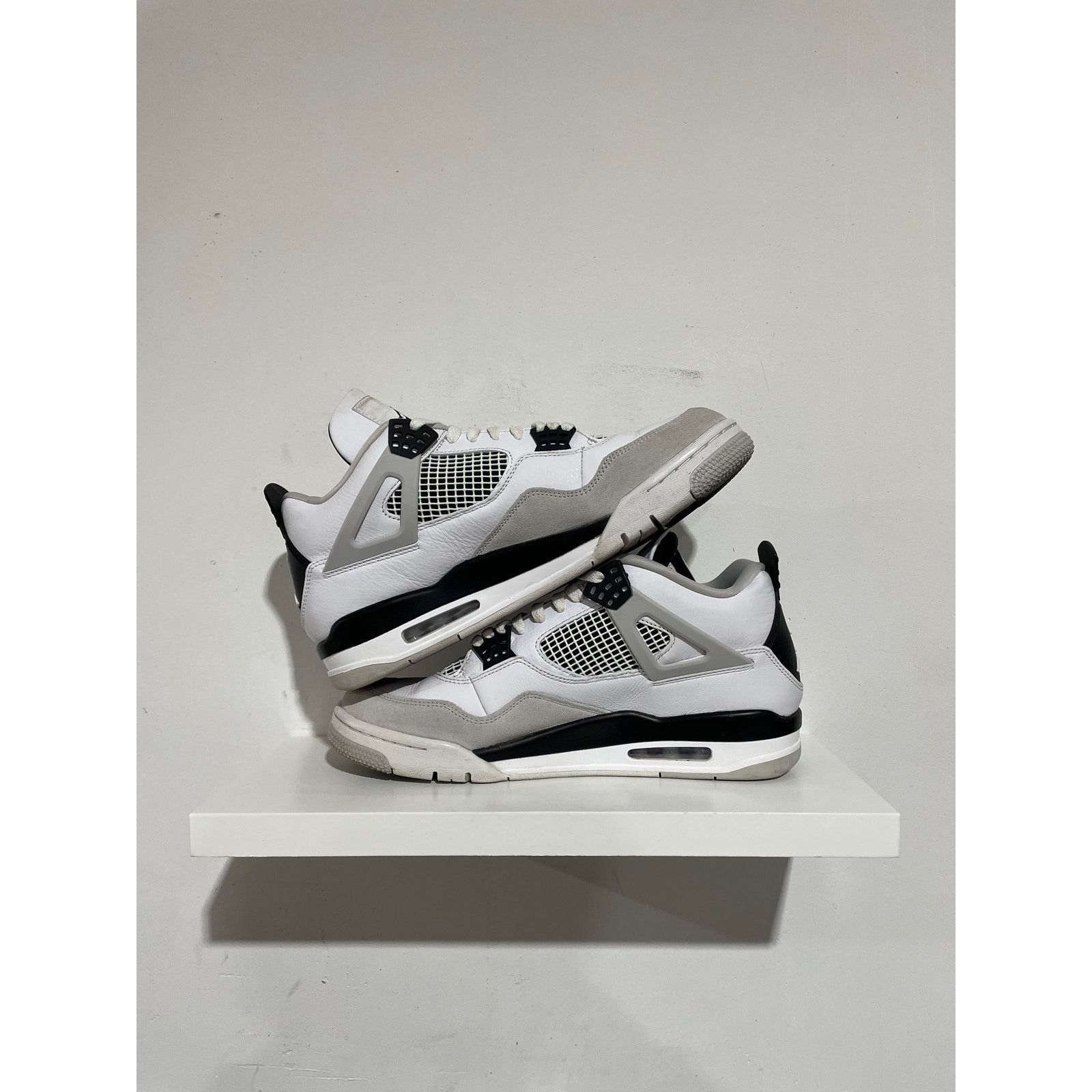 Jordan Brand NIKE JORDAN 4 MILITARY SIZE 12 Size US 12 / EU 45 - 3 Thumbnail