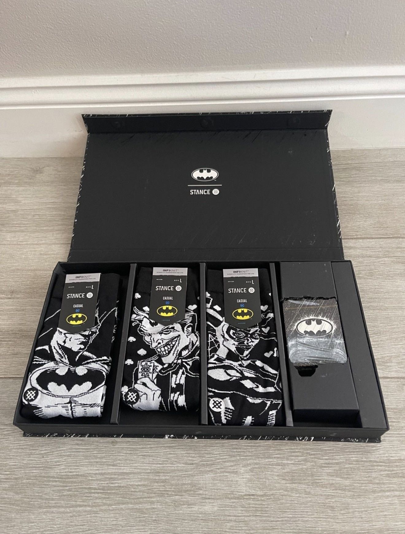 Stance Socks Stance Batman Infiknit Black Crew Socks Box Set Sz Large New Size ONE SIZE - 1 Thumbnail