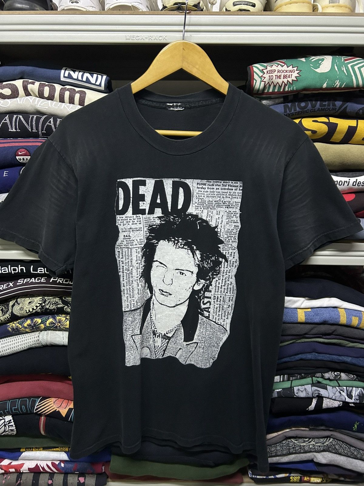 Band Tees Vintage sid vicious dead newspaper faded tee Size US M / EU 48-50 / 2 - 1 Thumbnail