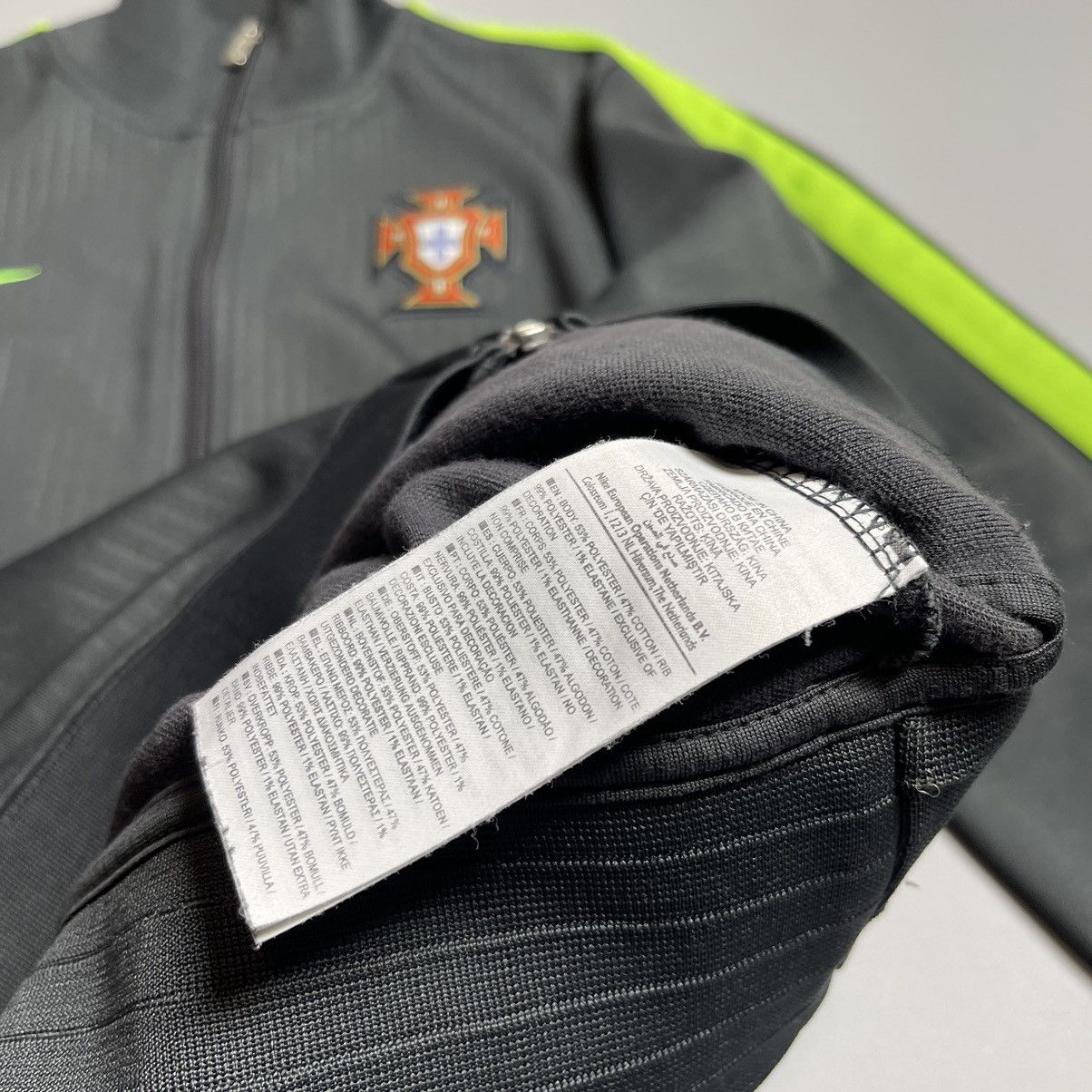 Nike × Vintage PORTUGAL NIKE N98 2012/2013 FOOTBALL ANTHEM TRACK TOP Size US L / EU 52-54 / 3 - 9 Thumbnail
