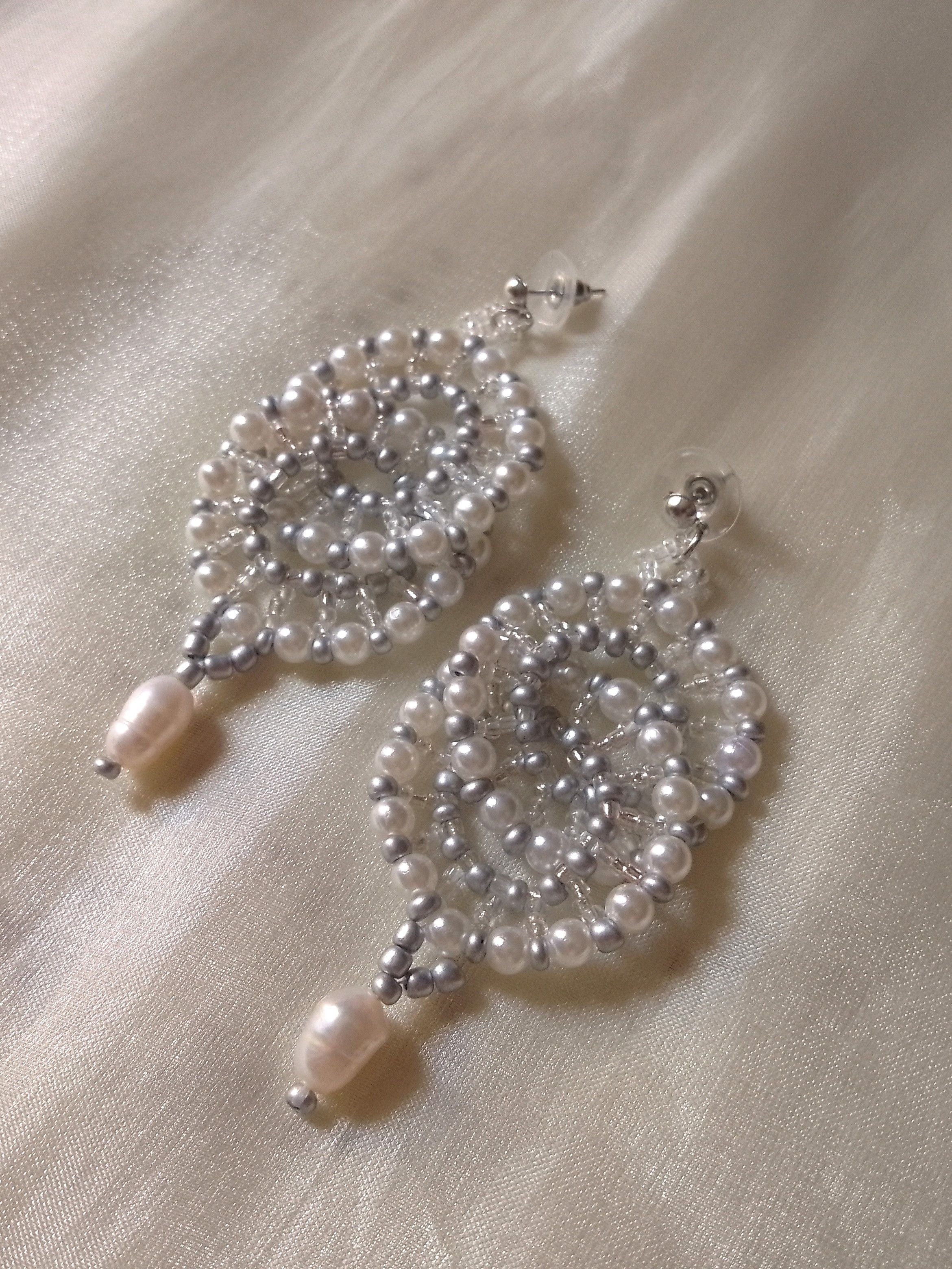 Handmade Dangling Circle earrings with natural freshwater pearls Size ONE SIZE - 1 Preview