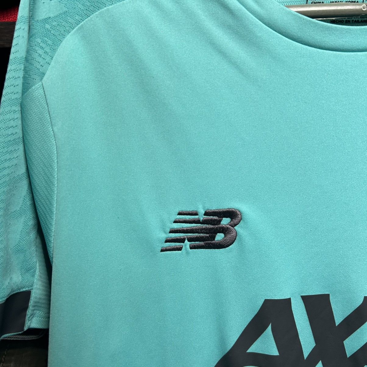 New Balance Mens New Balance Liverpool Training soccer jersey size L Size US L / EU 52-54 / 3 - 3 Thumbnail