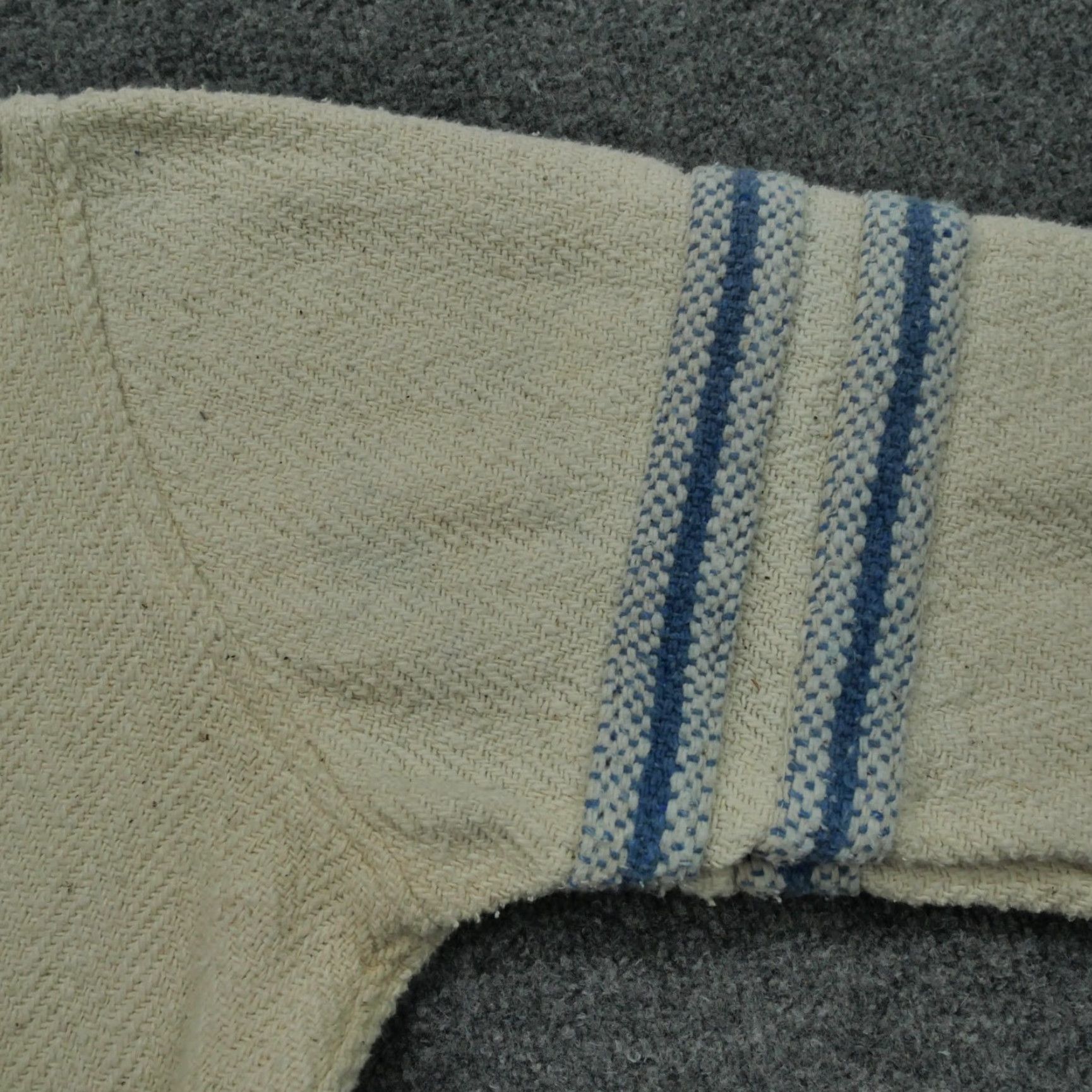 Vintage VINTAGE Big G Imports Sweatshirt Adult XL Tan Blue Hippie Drug Rug Mexico Sweatshirt Size US XL / EU 56 / 4 - 7 Thumbnail