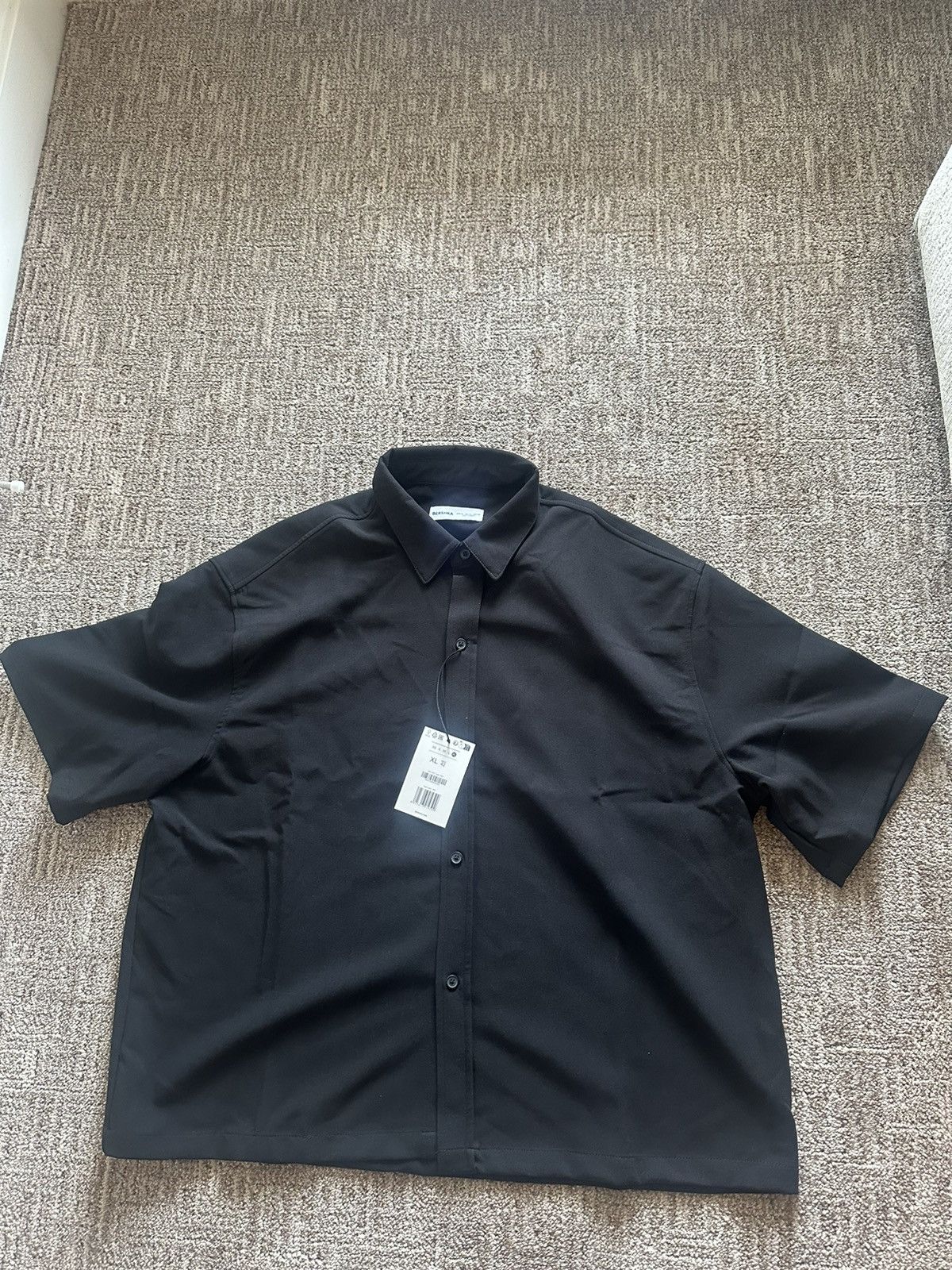 Bershka Premium Shirt in Black Size US XL / EU 56 / 4 - 1 Thumbnail