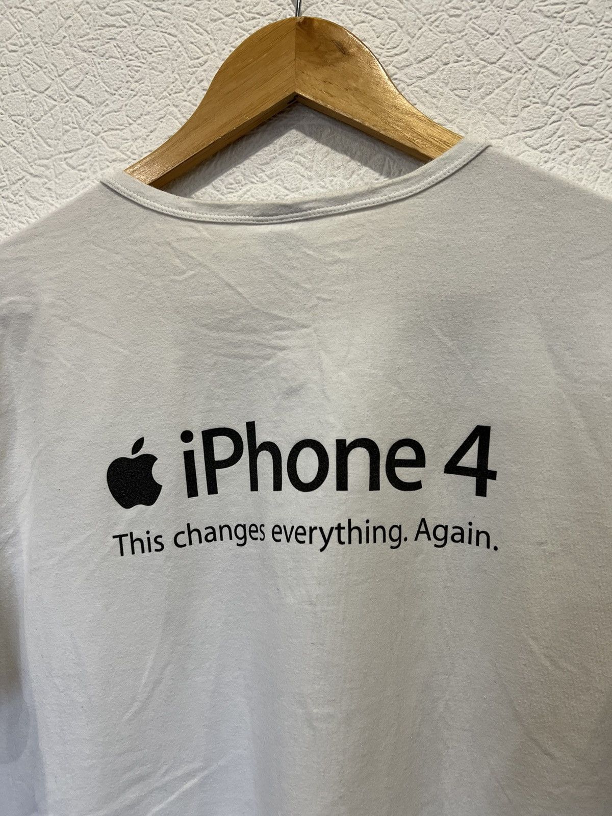 Apple Apple iPhone 4 This Changes Everything Again T Shirt Size US XL / EU 56 / 4 - 6 Thumbnail
