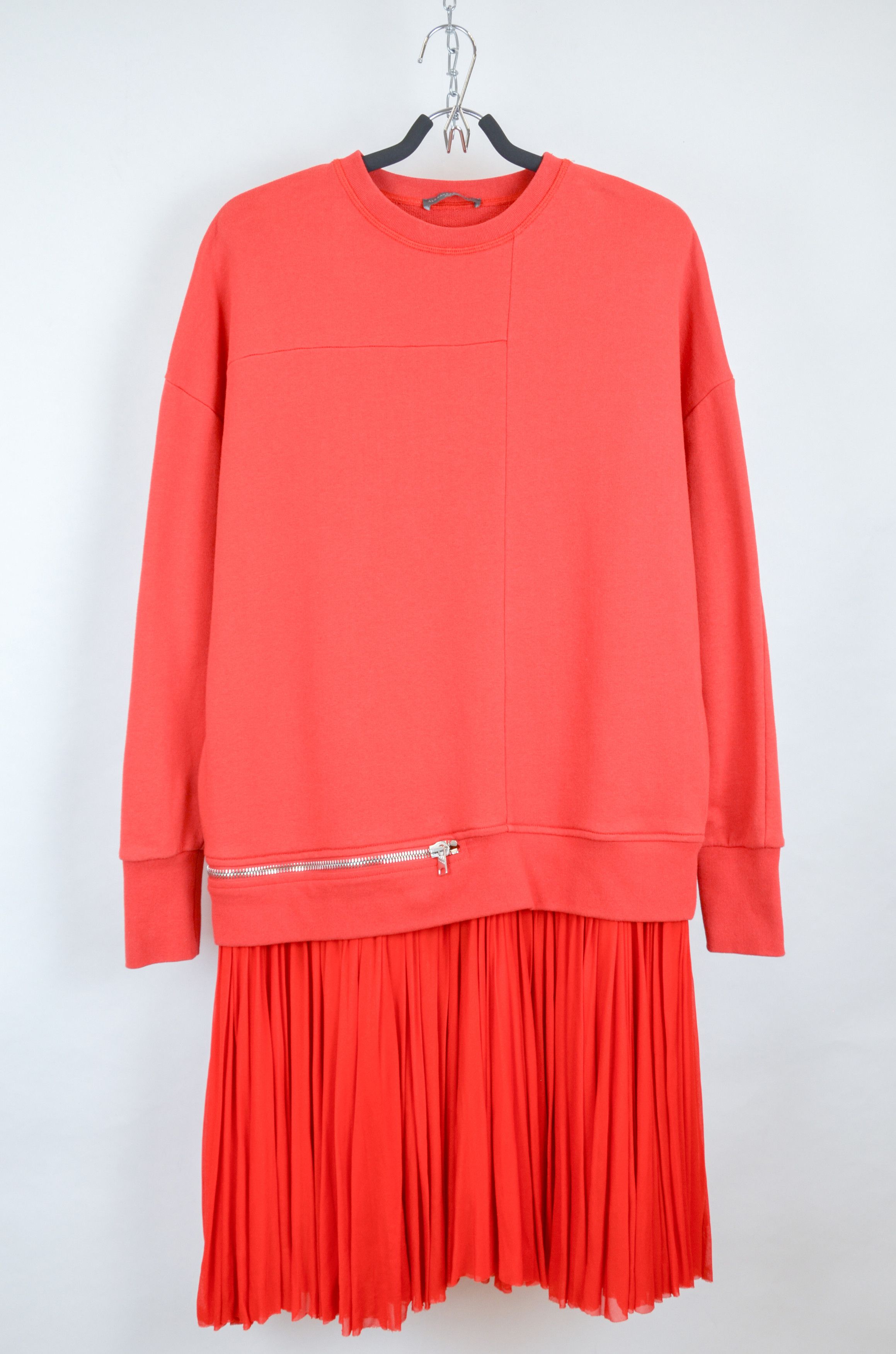 Alexander McQueen Alexander McQueen Red Draped Luxe Sweatshirt Style Dress 42 Size M / US 6-8 / IT 42-44 - 1 Thumbnail