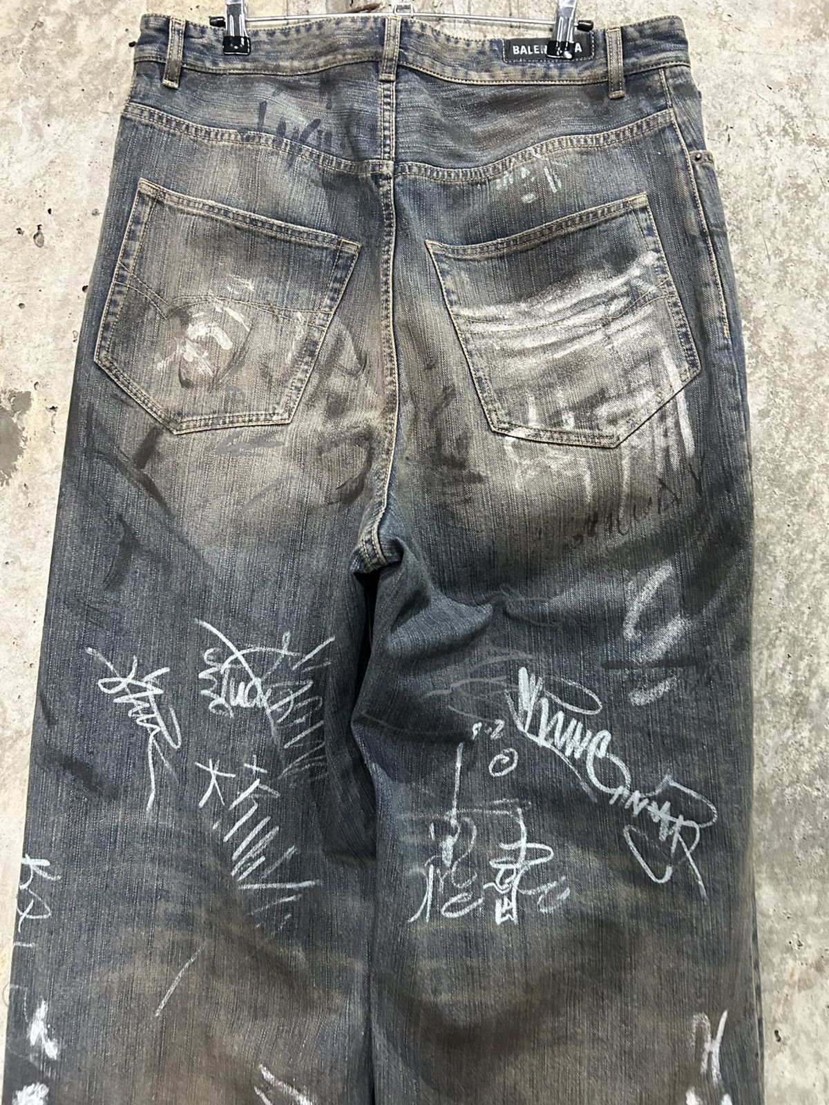Balenciaga × Designer Balenciaga SS23 Mudshow Runway Graffiti Mud Wash Denim Size US 35 - 8 Thumbnail