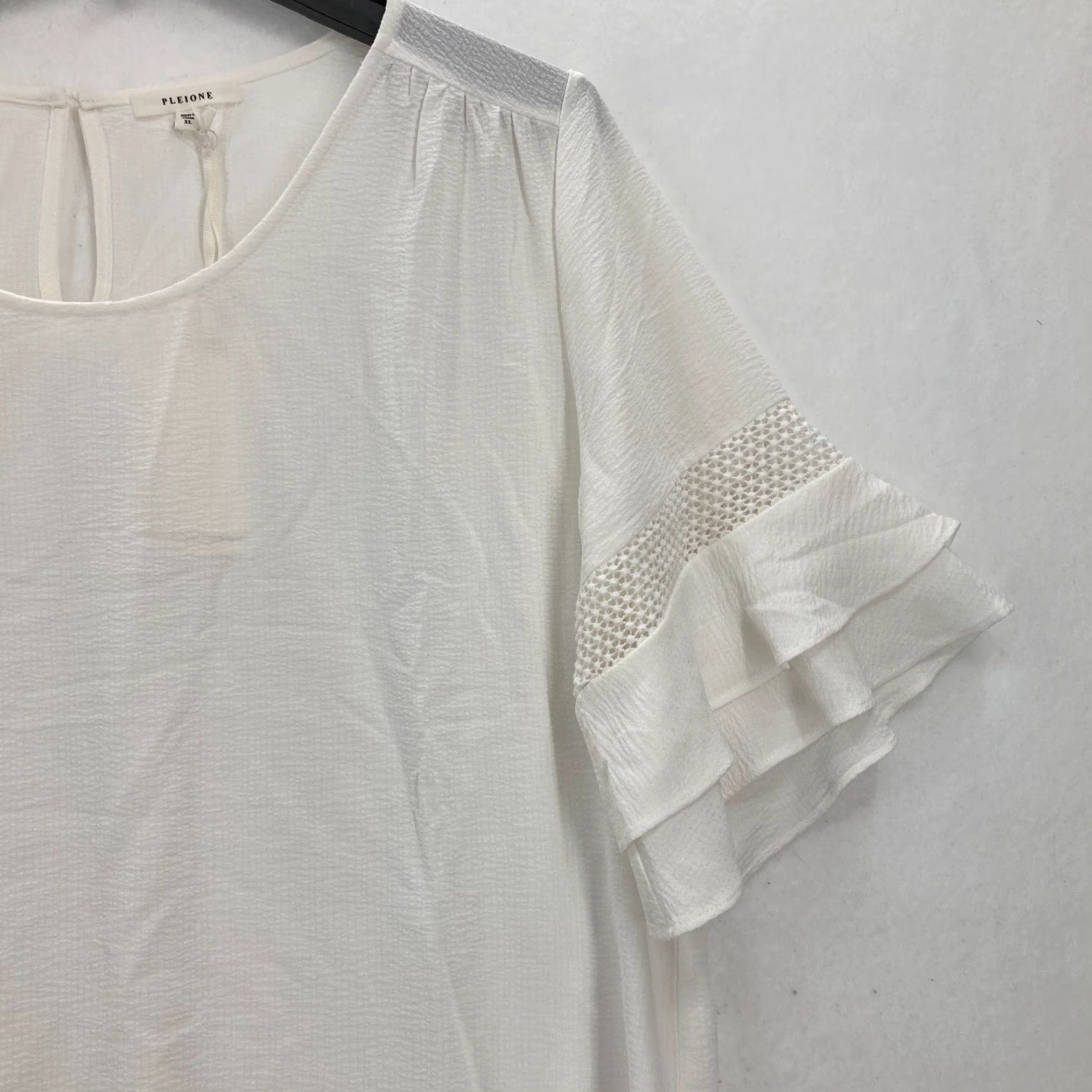 Vintage Pleione Blouse Women's White XL Ruffle Sleeve Crochet Detail Keyhole Feminine Size XL / US 12-14 / IT 48-50 - 3 Thumbnail