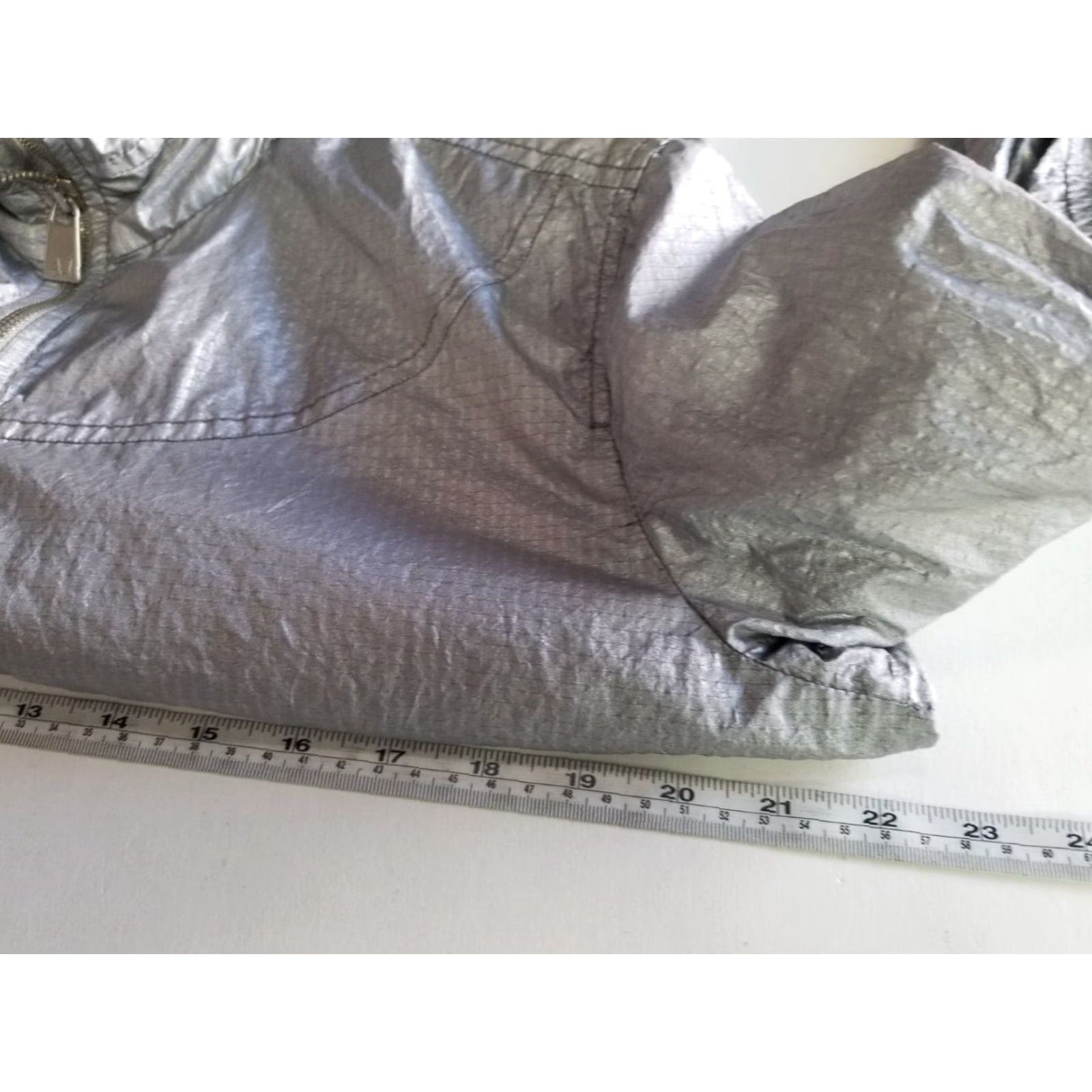 Vintage AJ ARMANI JEANS WOMEN'S RAIN JACKET Hooded Short Sleeve Grey 6 Nylon ZIP Mens? No. Size M / US 6-8 / IT 42-44 - 5 Thumbnail
