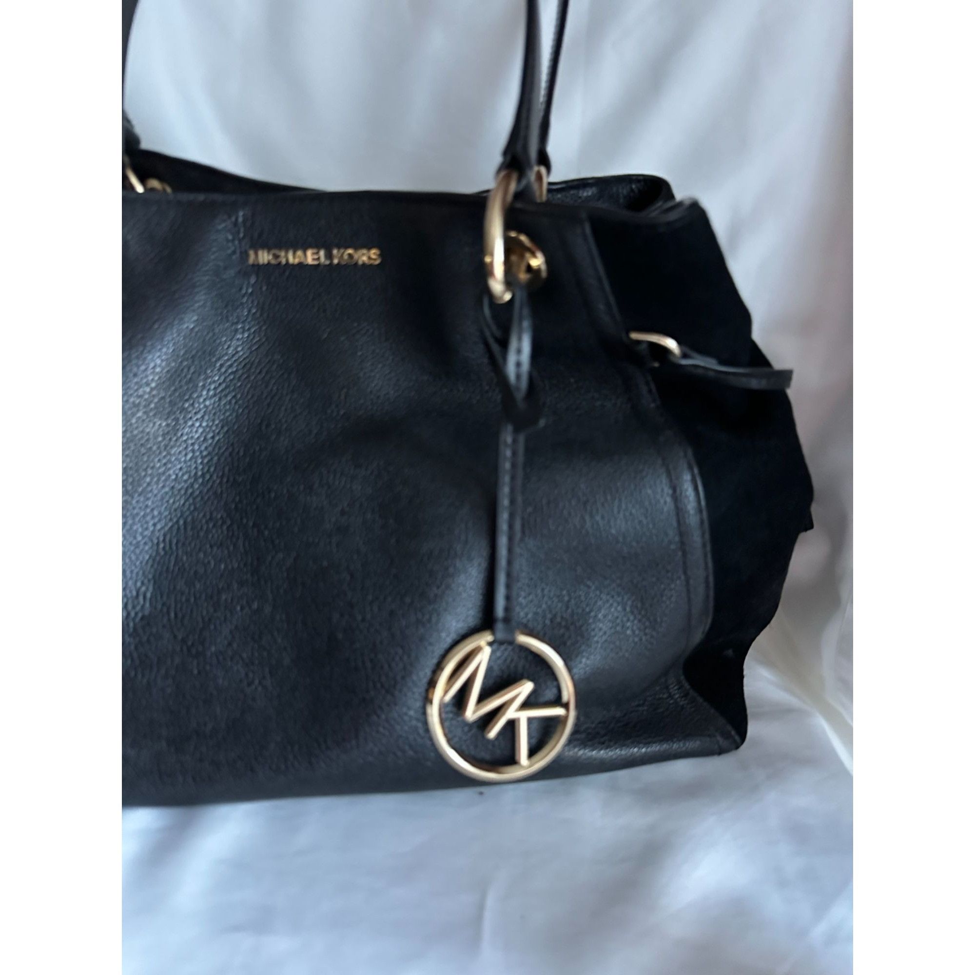 Michael Kors MICHAEL KORS Nicole LG suede stitched drawstring shoulder ba Size ONE SIZE - 2 Thumbnail