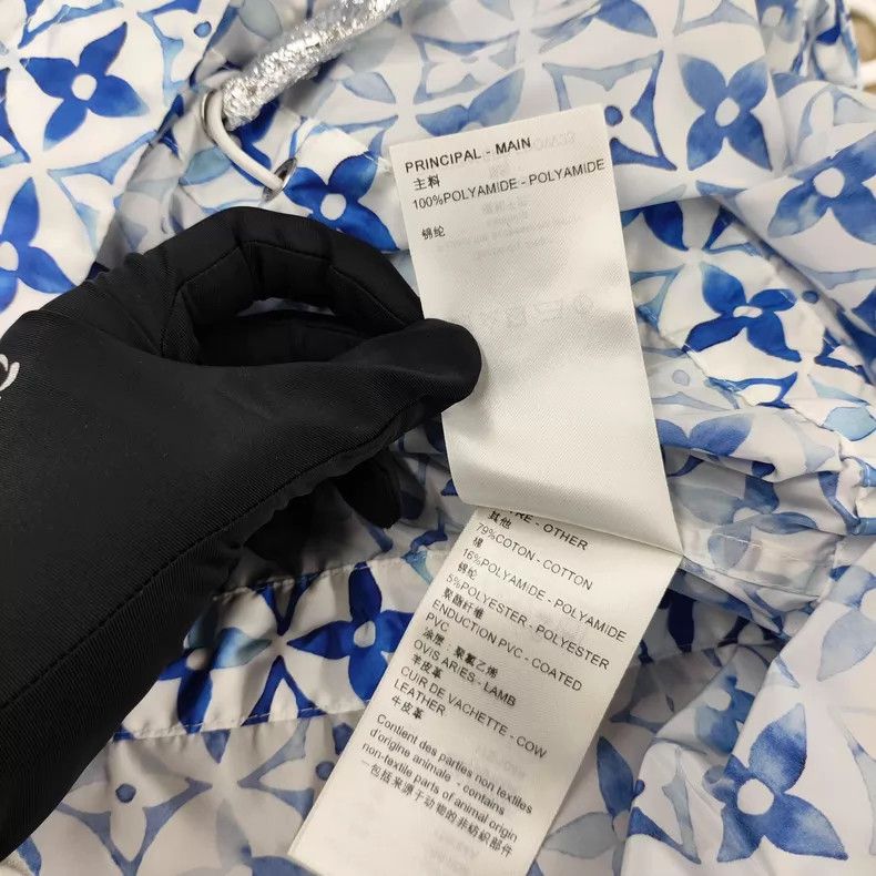 Louis Vuitton Louis Vuitton Full logo sunscreen jacket Size XXS / US 00 / IT 34 - 7 Thumbnail