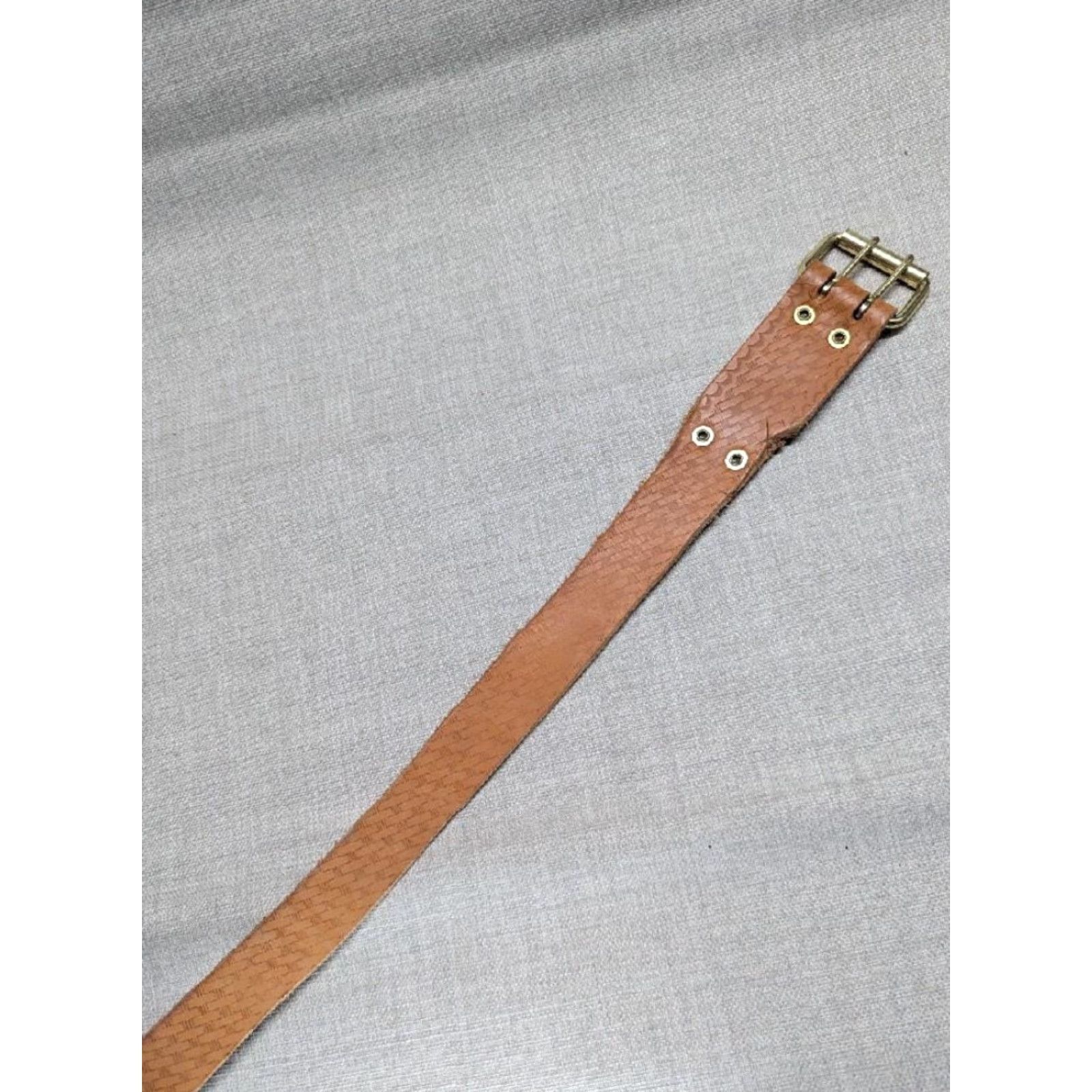 Vintage VINTAGE construction belt Tooled Brown Cowhide Leather 38 Belt Mens 2" wide, 44" total length, 34-42" holes Size 38 - 6 Thumbnail