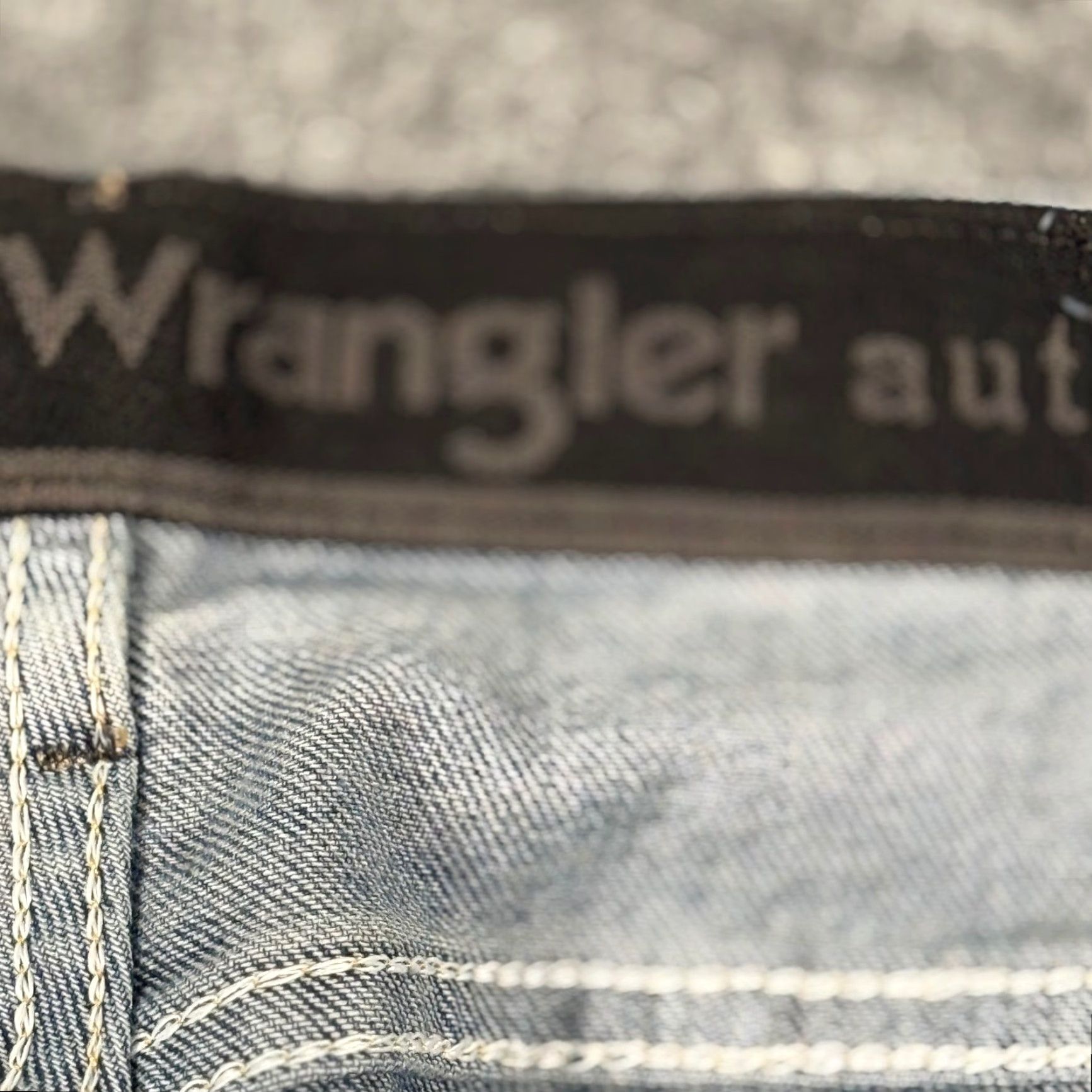 Wrangler VINTAGE? Nope. Wrangler Mens Jeans 40x30 Blue Classic Straight Leg Denim Pants Workwear Cowboy Size US 40 / EU 56 - 7 Thumbnail