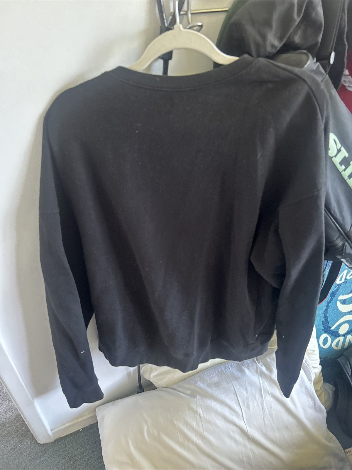 Gildan Jurassic Park Black Crewneck with Japanese characters Size US L / EU 52-54 / 3 - 3 Thumbnail
