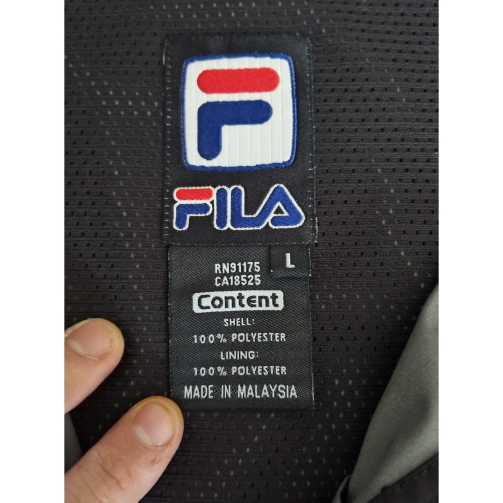 Fila Vintage FILA Long Sleeve Snap Button Up Performance Shirt Black Size L Size US L / EU 52-54 / 3 - 2 Thumbnail