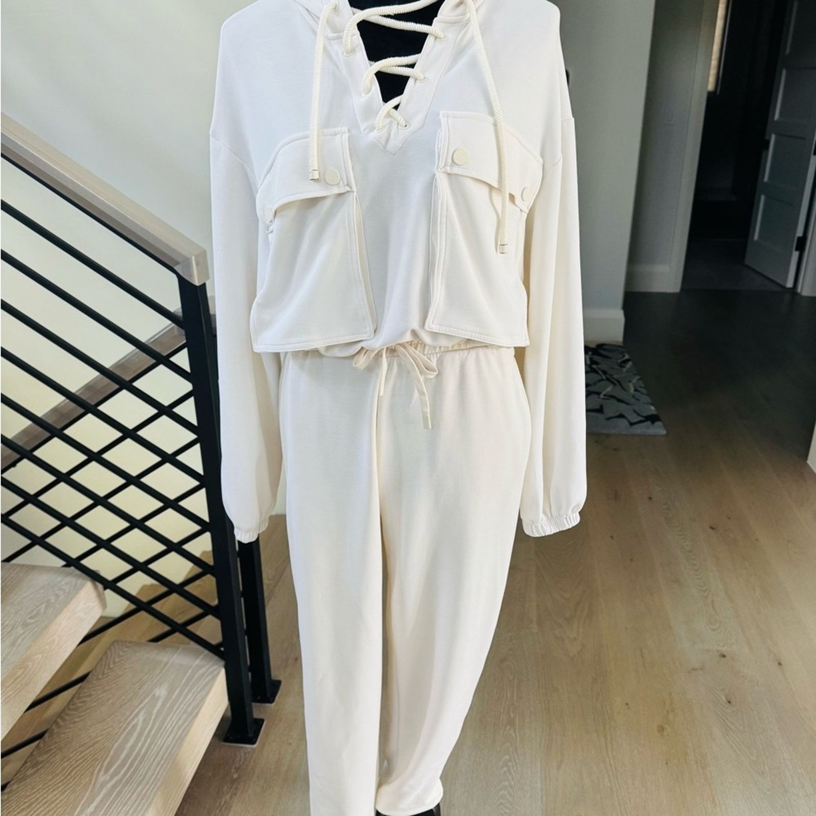 Other Oysho Elegant Cream Jumpsuit size S Size 27" / US 4 / IT 40 - 4 Thumbnail