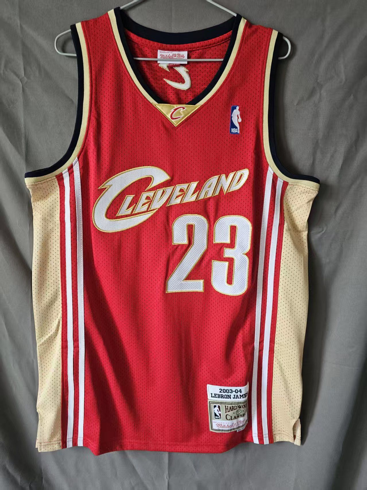 NBA Cleveland Cavaliers LeBron James Jersey Double Stitched L Size US L / EU 52-54 / 3 - 2 Thumbnail