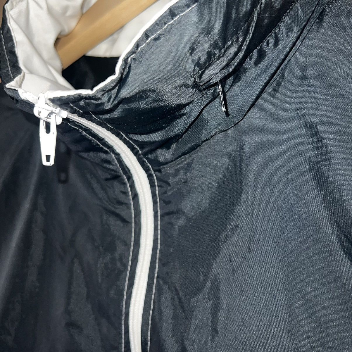 Nike VINTAGE 90s NIKE FULL ZIP LOGO WINDBREAKER JACKET Size US XL / EU 56 / 4 - 4 Thumbnail