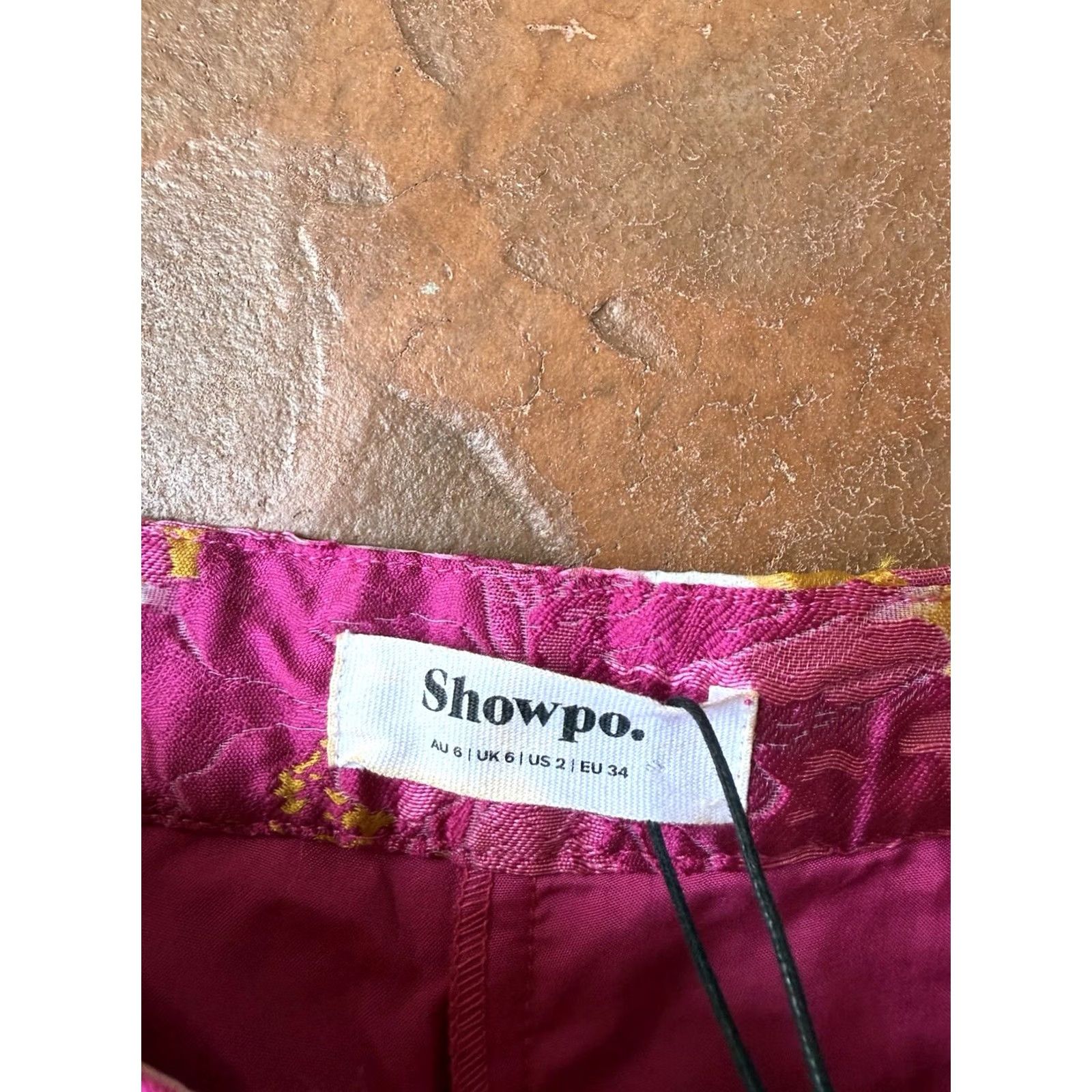 Vintage VINTAGE? No — Showpo Brailey Shorts Women's Size 2 Pink Jacquard Floral Frill Hem Casual Walking Jacquad Cotton Size 26" / US 2 / IT 38 - 2 Thumbnail