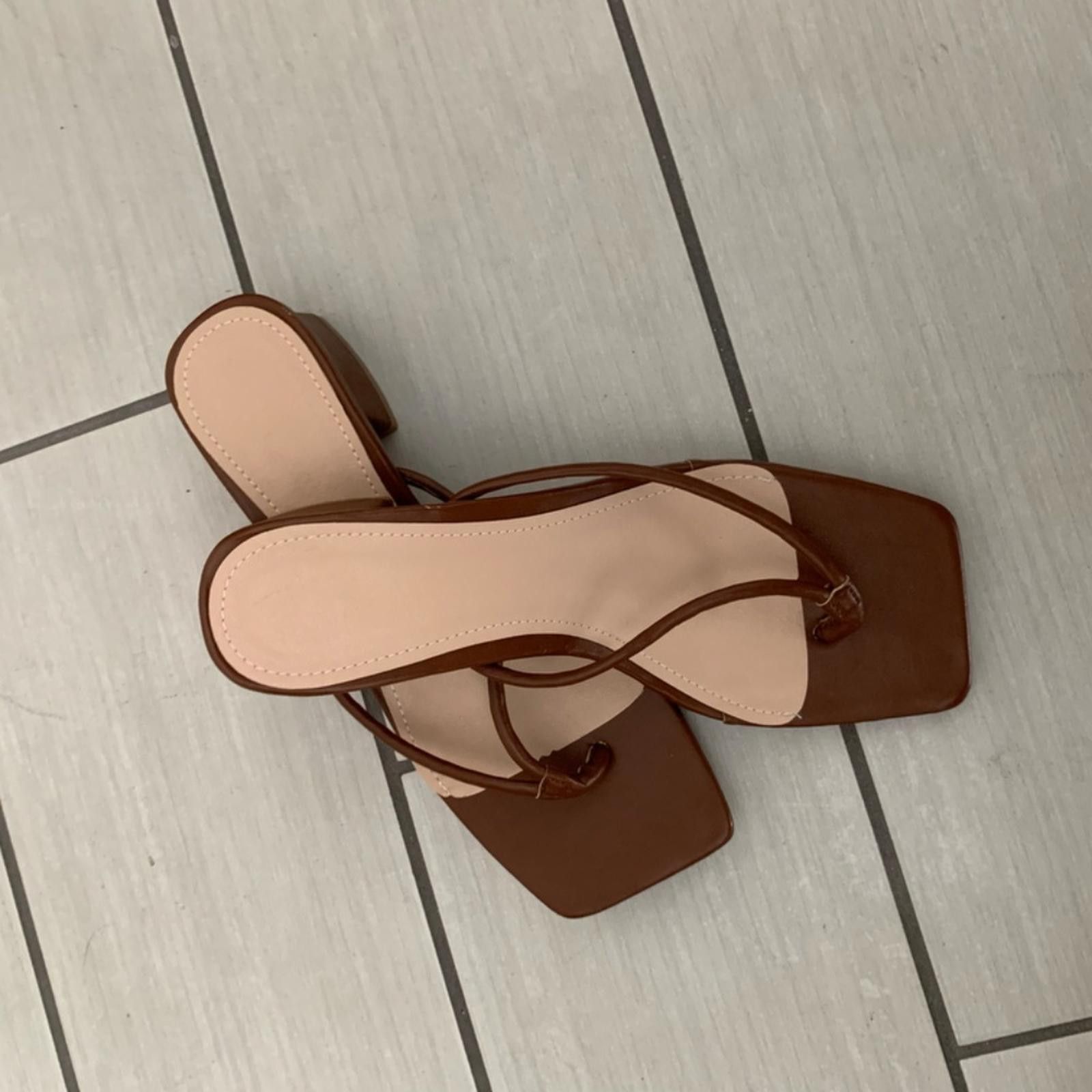 Lulus LULUS NEW sandals chunky heel Size US 6 / IT 36 - 2 Thumbnail