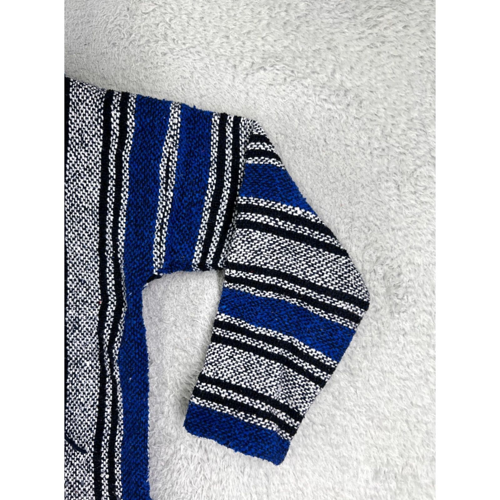 Vintage Baja Hoodie Mens Small Blue Gray Acrylic Blend Drug Rug Mexico Neuvo Poncho Hoodie Shirt Blues 90s Theme Mens Size US S / EU 44-46 / 1 - 4 Thumbnail