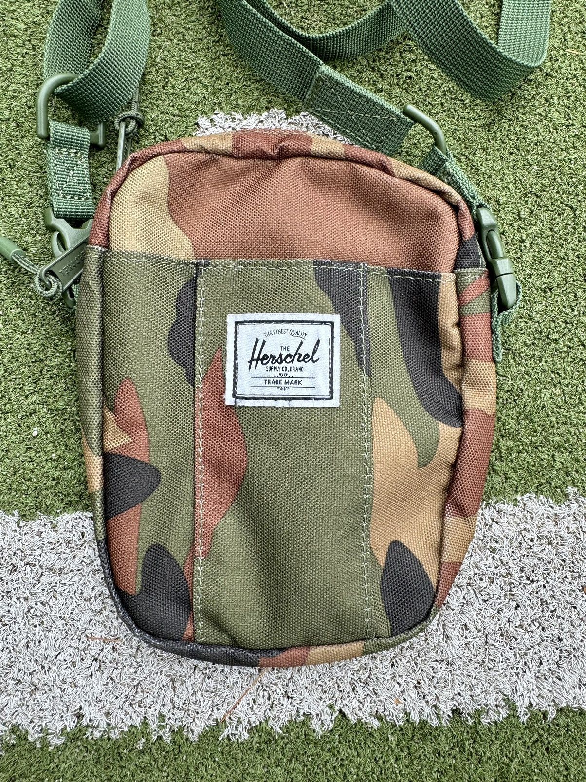 Herschel Supply Co. Camo Form Crossbody Bag Size ONE SIZE - 3 Thumbnail