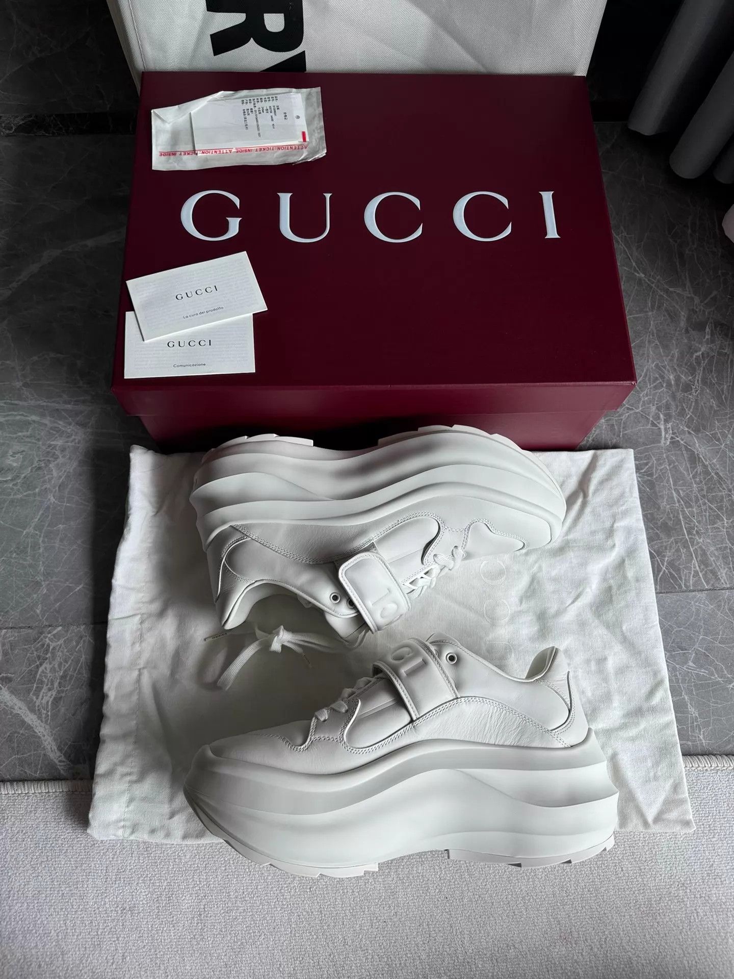 Gucci Gucci White Platform Velcro Dad Shoe 39 Size US 8.5 / IT 38.5 - 7 Thumbnail