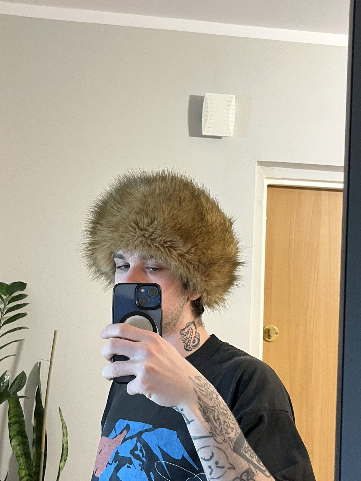 Other faux fur babushka style fuzzy hat Size ONE SIZE - 1 Thumbnail