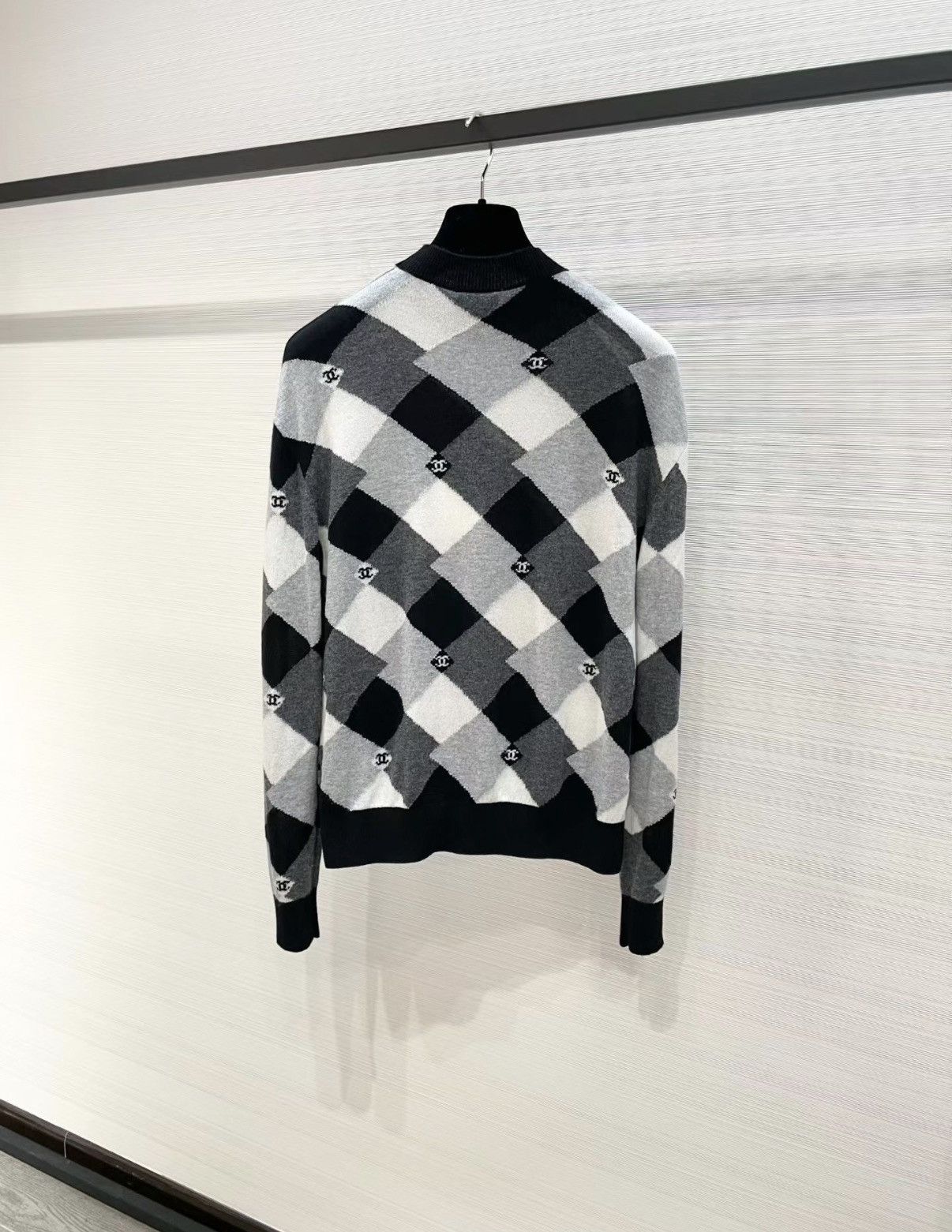 Chanel CHANEl Argyle Wool Sweater Pullover Knit Top J33 Size XS / US 0-2 / IT 36-38 - 2 Thumbnail