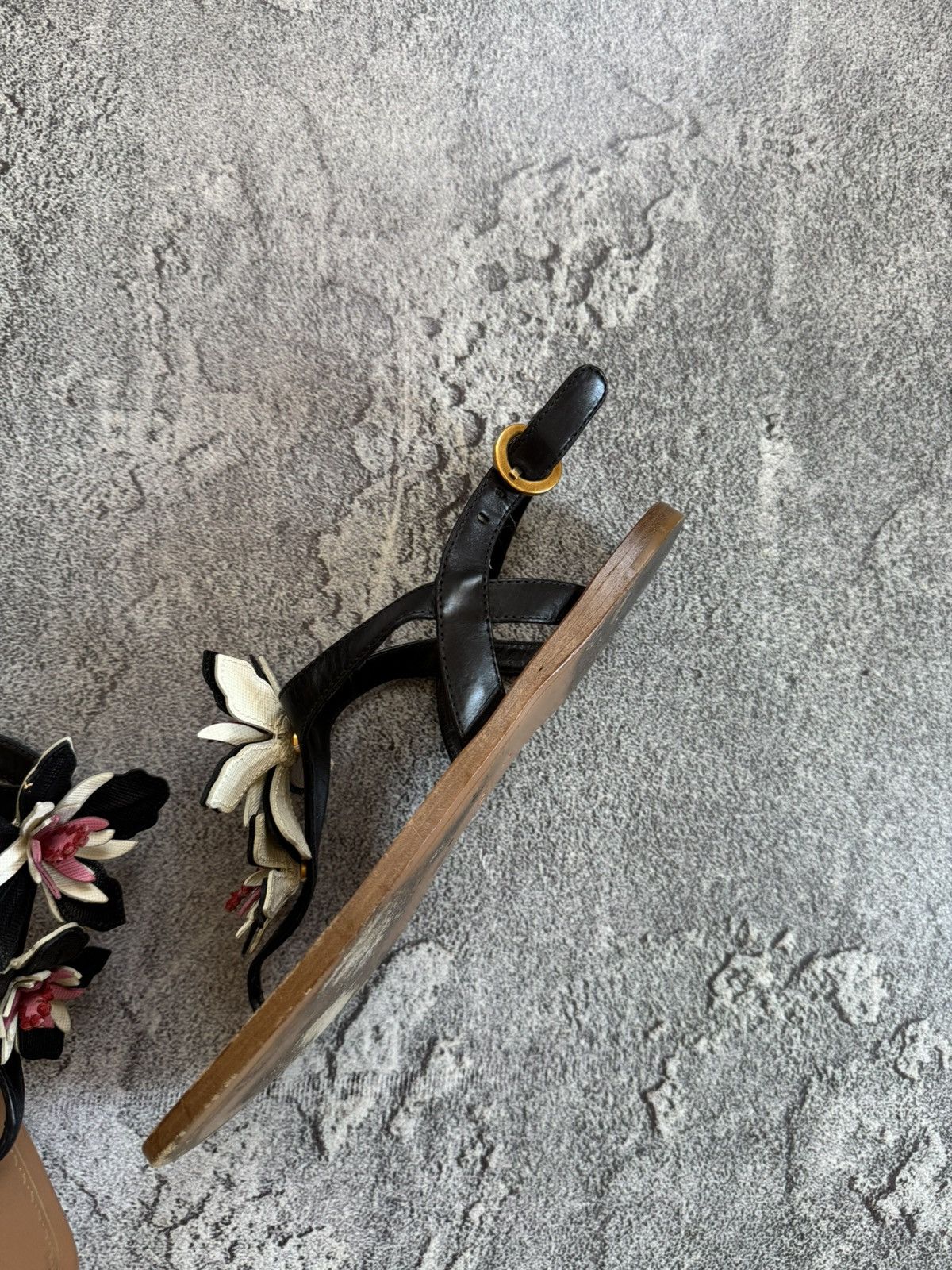 Designer × Prada Prada 37.5 sandals flip flops slippers slide leather strap Size US 7.5 / IT 37.5 - 8 Thumbnail