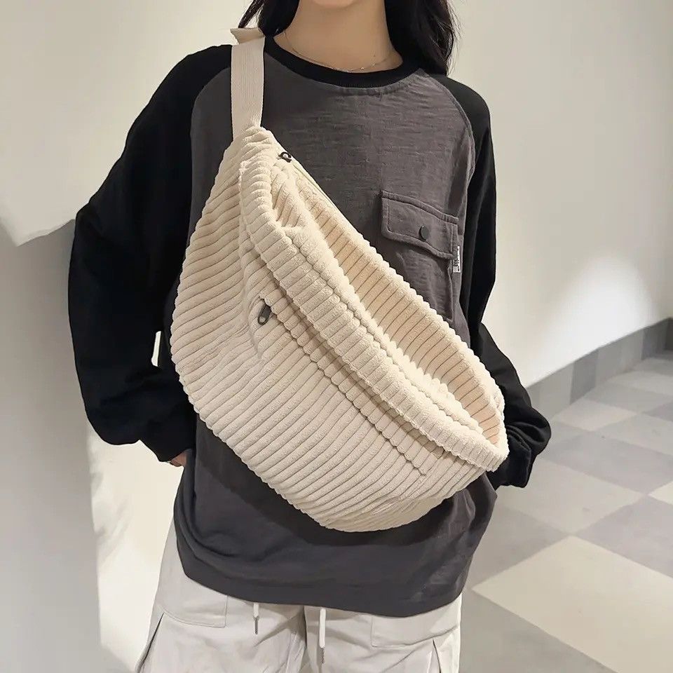 Designer Large Sling Shoulder Crossbody Casual Bag Size ONE SIZE - 1 Thumbnail