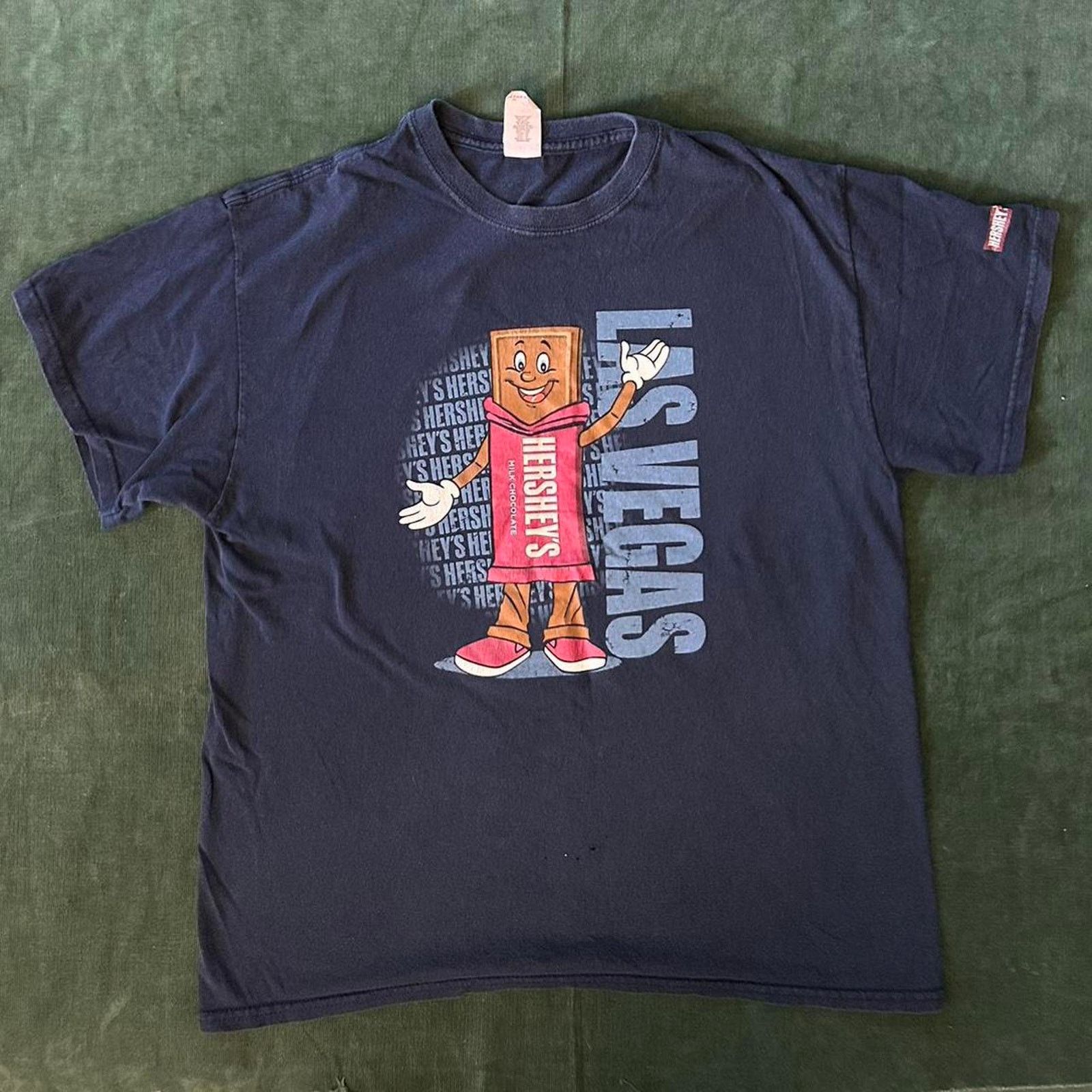 Gildan Y2k hershey chocolate t shirt Size US L / EU 52-54 / 3 - 1 Thumbnail