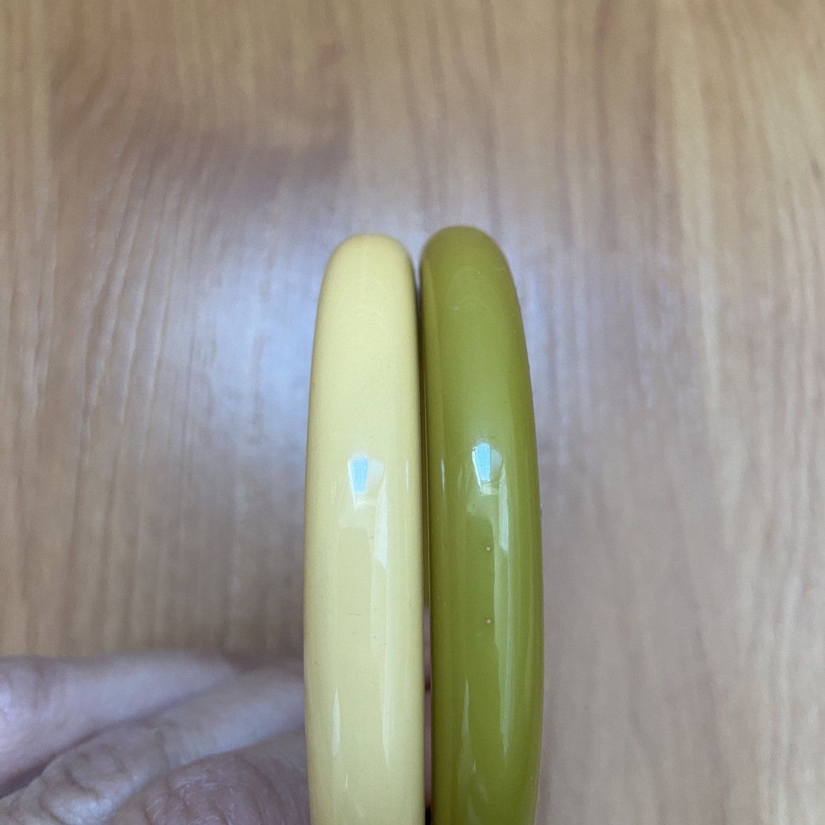 Vintage Bakelite Avocado Creamy Corn Vintage Bangle Bracelet Bundle Size ONE SIZE - 4 Thumbnail