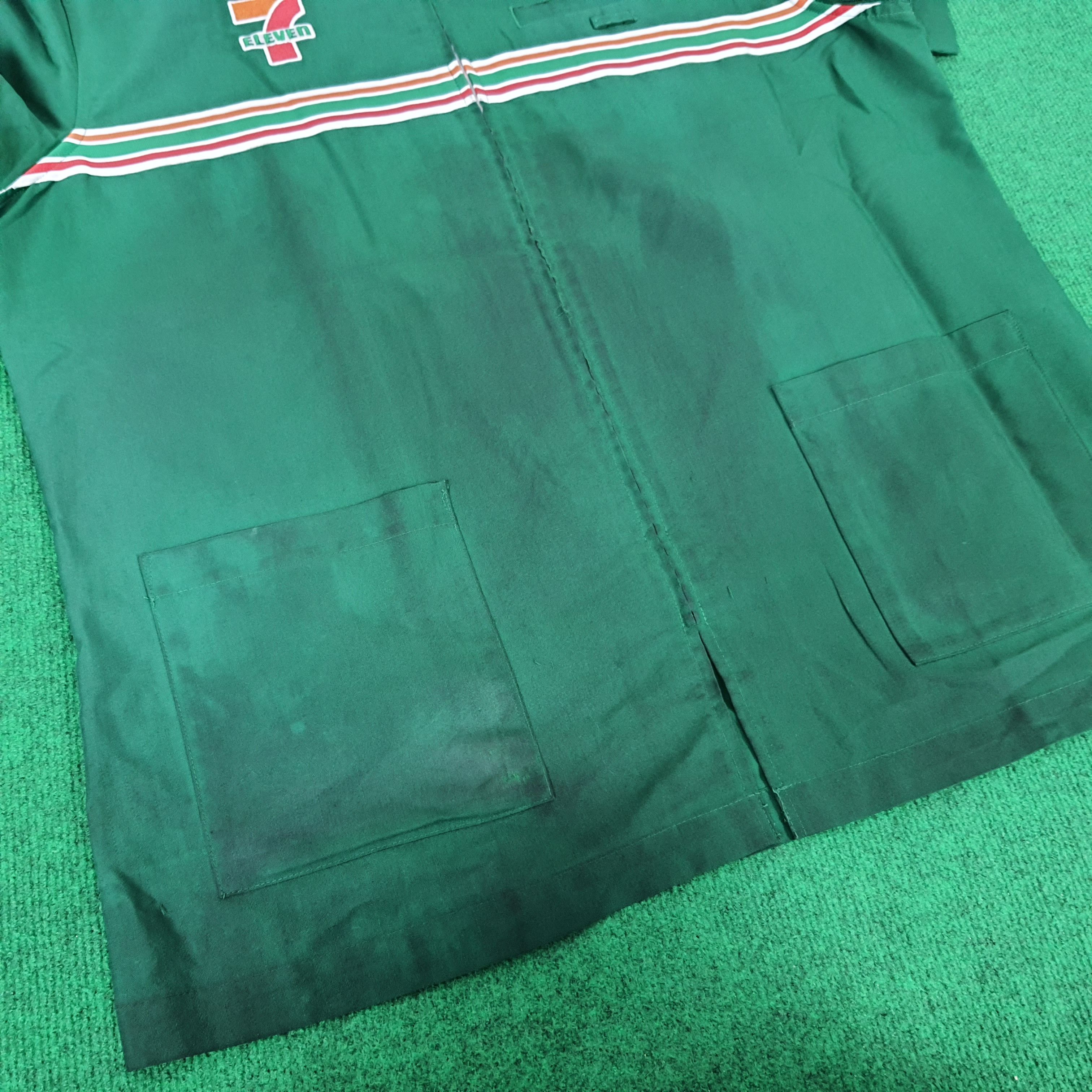 Japanese Brand Vintage 7 Eleven Staff Japan Edition Uniform Shirt Size US L / EU 52-54 / 3 - 10 Thumbnail