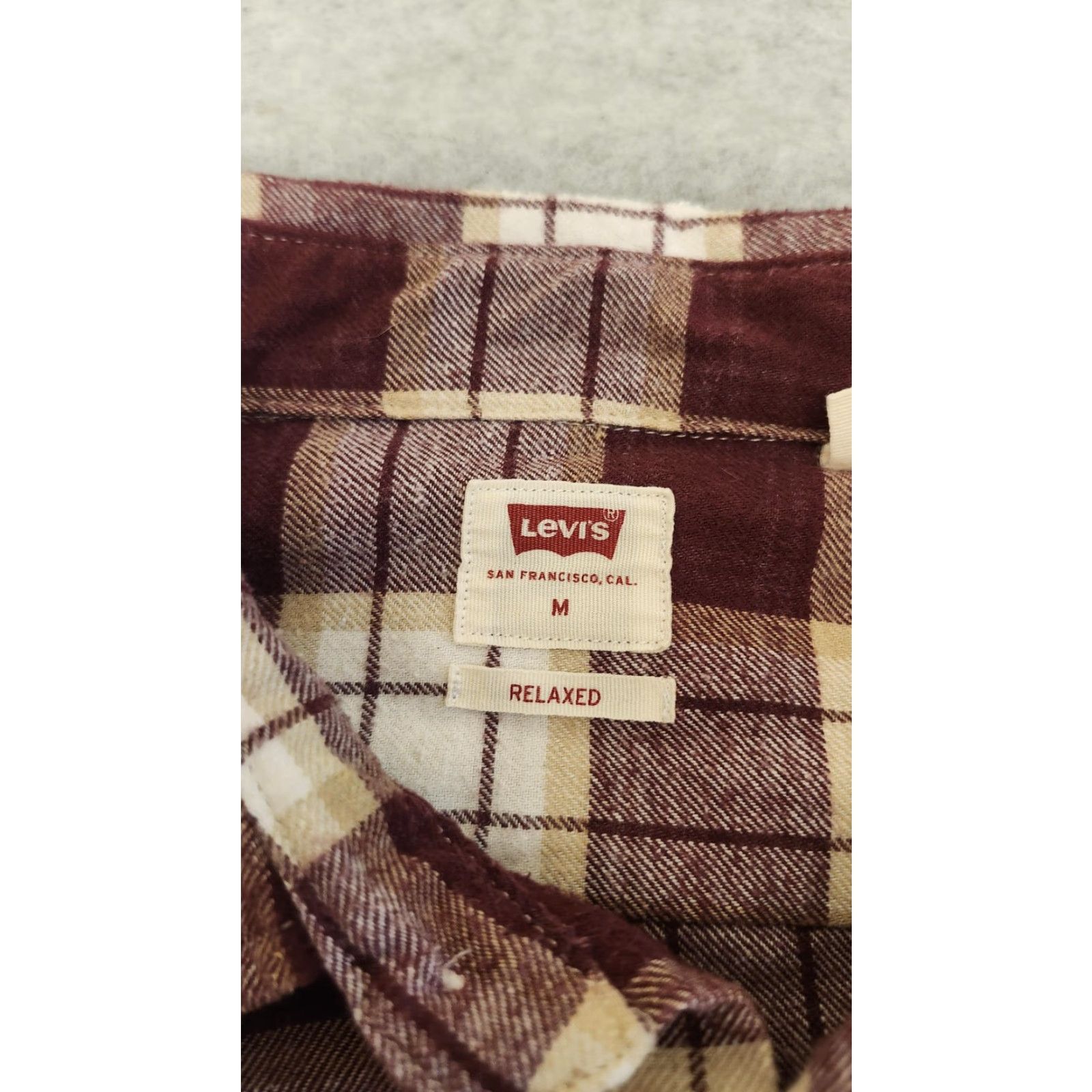 Levi's Levi's Flannel Shirt Mens Medium Maroon Plaid Long Sleeve Button Front Relaxed Size US M / EU 48-50 / 2 - 2 Thumbnail