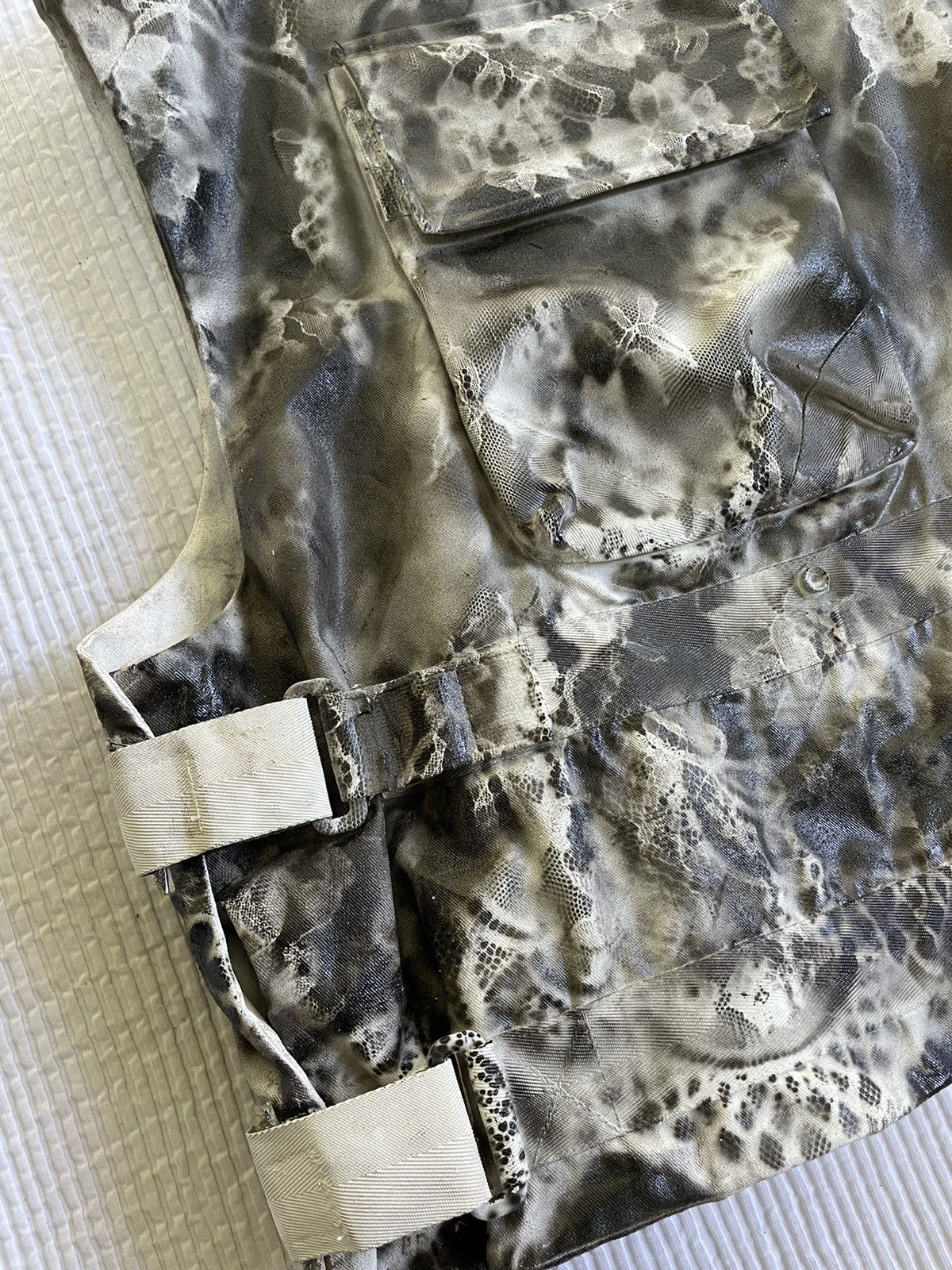 Handmade Sexy Perfect Painted Tactical Vest Size US M / EU 48-50 / 2 - 13 Thumbnail