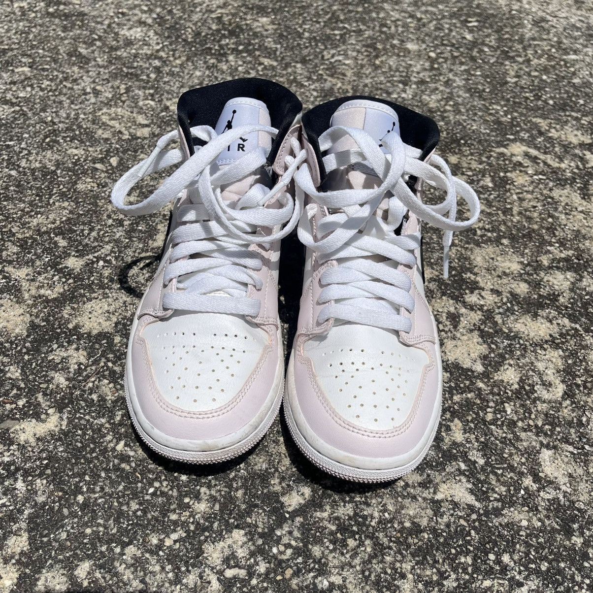 Nike Jordan 1 Mid Barely Rose Size 5 Size US 5 / IT 35 - 2 Thumbnail