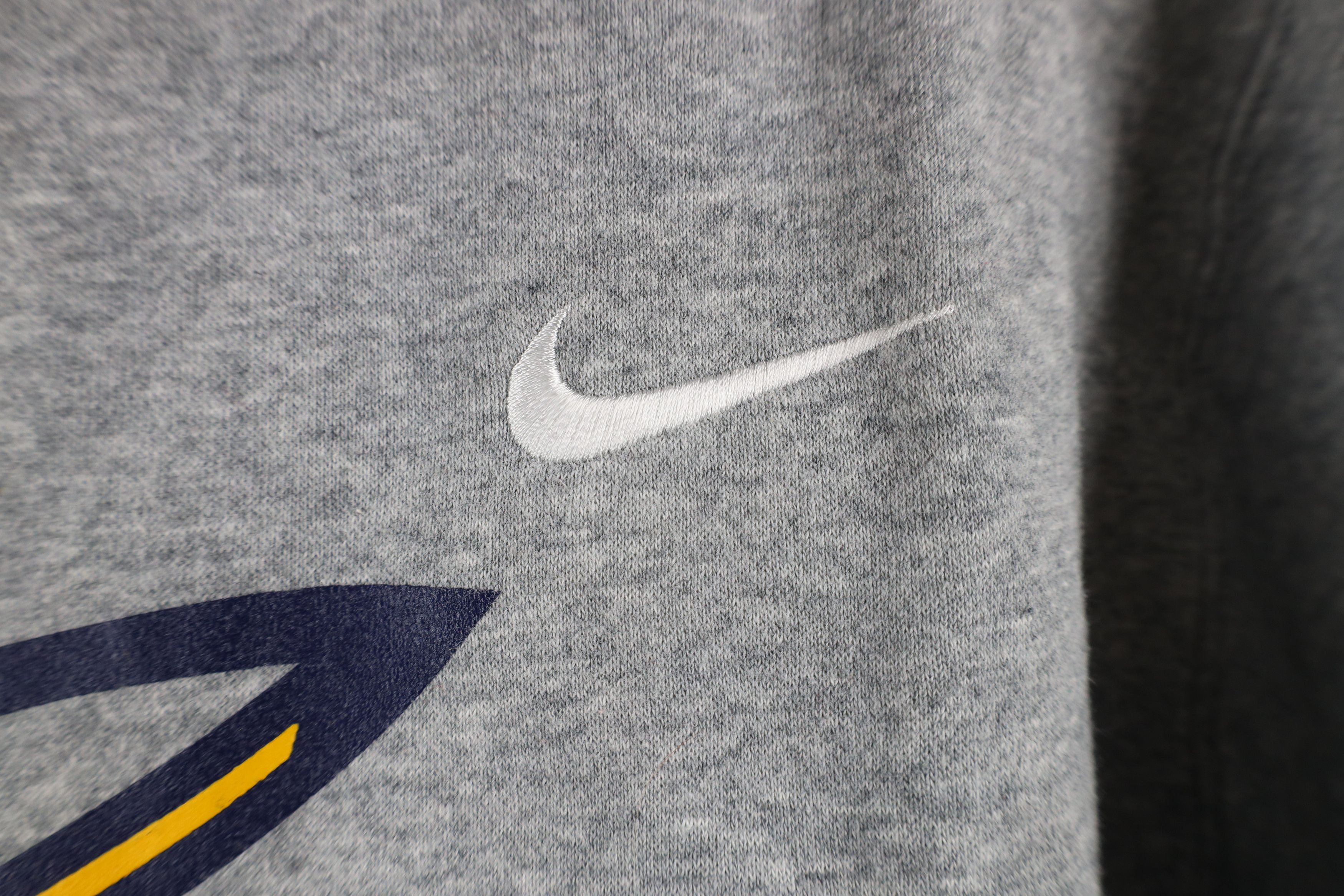 Nike × Vintage Nike University of Toledo Swim & Dive Hoodie Sweatshirt Size US S / EU 44-46 / 1 - 5 Thumbnail