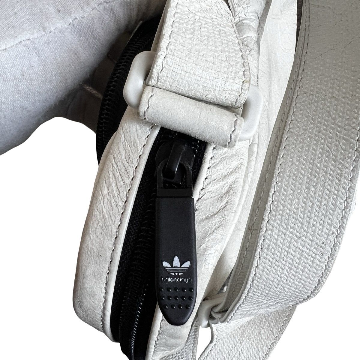 Adidas × Balenciaga BALENCIAGA ADIDAS 2023SS SMALL MESSENGER BAG LAMBSKIN Size ONE SIZE - 4 Thumbnail