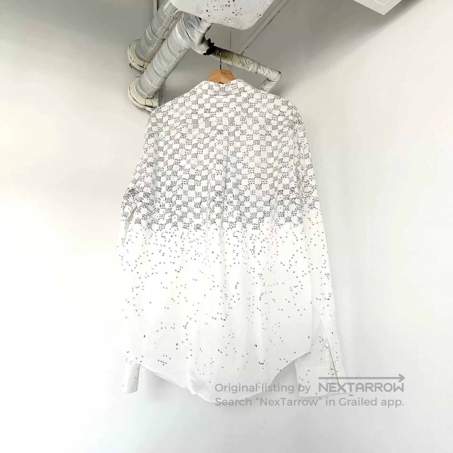 Louis Vuitton Louis Vuitton Airplane Logo Print Shirt. Size US XL / EU 56 / 4 - 2 Thumbnail