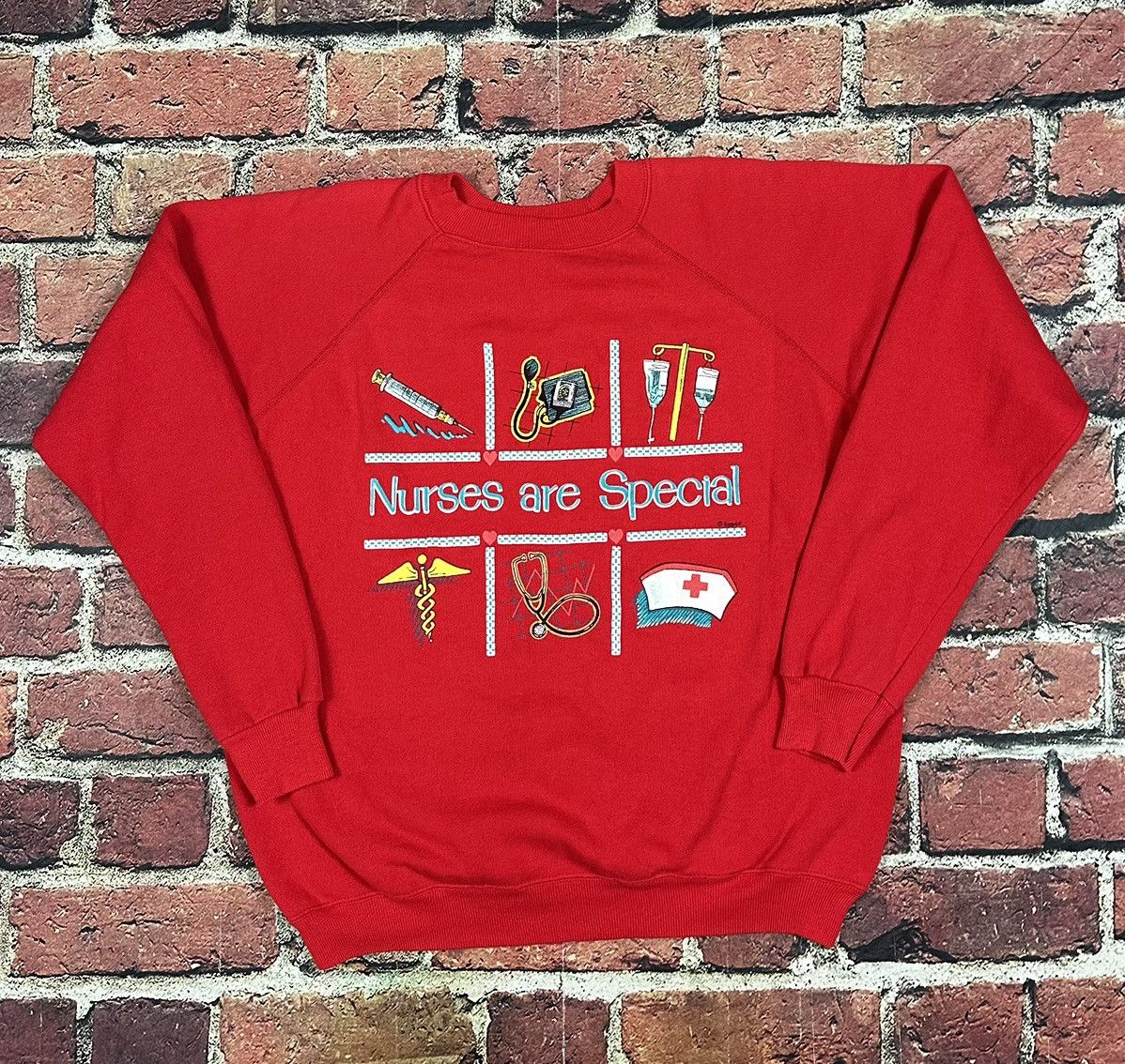 Hanes Vintage NURSES ARE SPECIAL Sweatshirt Grannycore 90s Raglan Size US L / EU 52-54 / 3 - 1 Thumbnail
