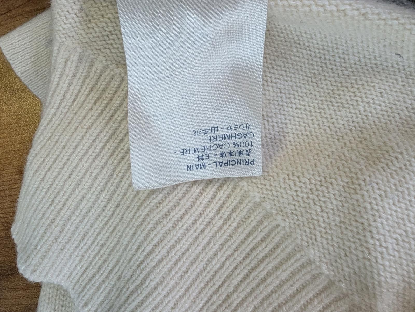 Louis Vuitton Louis Vuitton Half Monogram Cashmere Sweater in White Size US XL / EU 56 / 4 - 7 Thumbnail