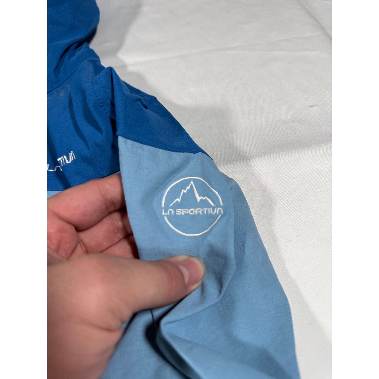 La Sportiva La Sportiva Jacket Women’s Small Blue Windproof Lightweight Size S / US 4 / IT 40 - 3 Thumbnail