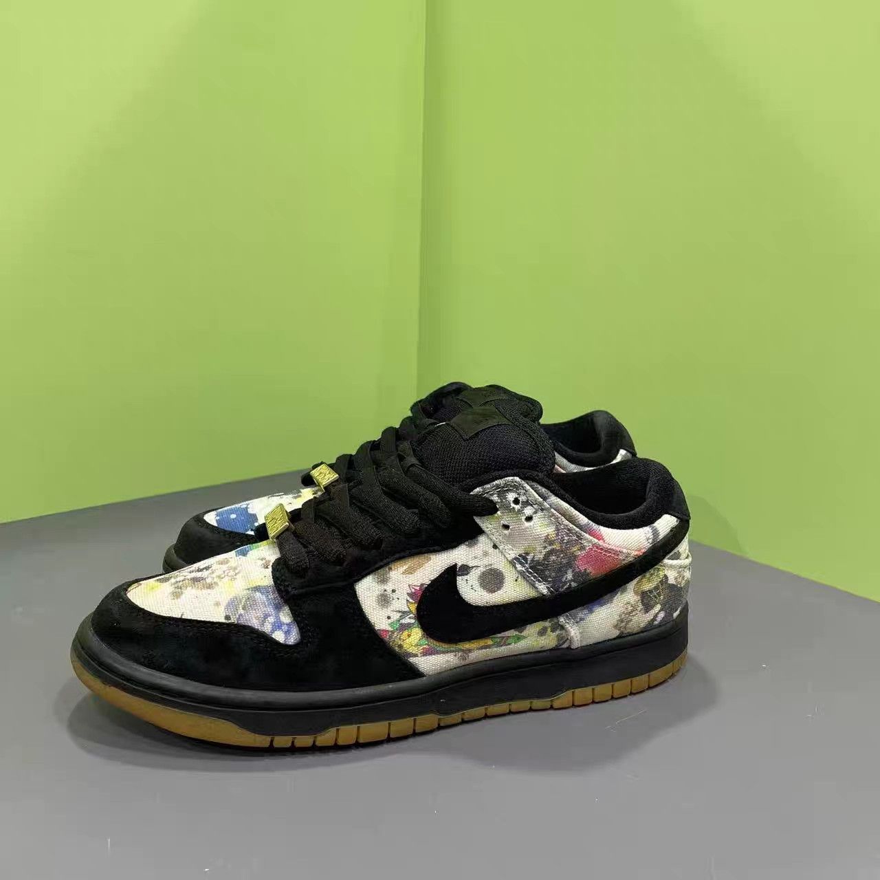 Nike Nike Dunk SB Low x Supreme 'Black Multicolor' Sneakers K15 Size US 9 / EU 42 - 1 Thumbnail