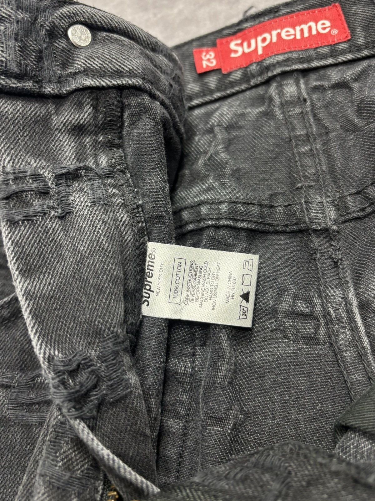 Supreme Supreme Frayed Logo Regular Jean Black (SS21) Size US 32 / EU 48 - 5 Thumbnail